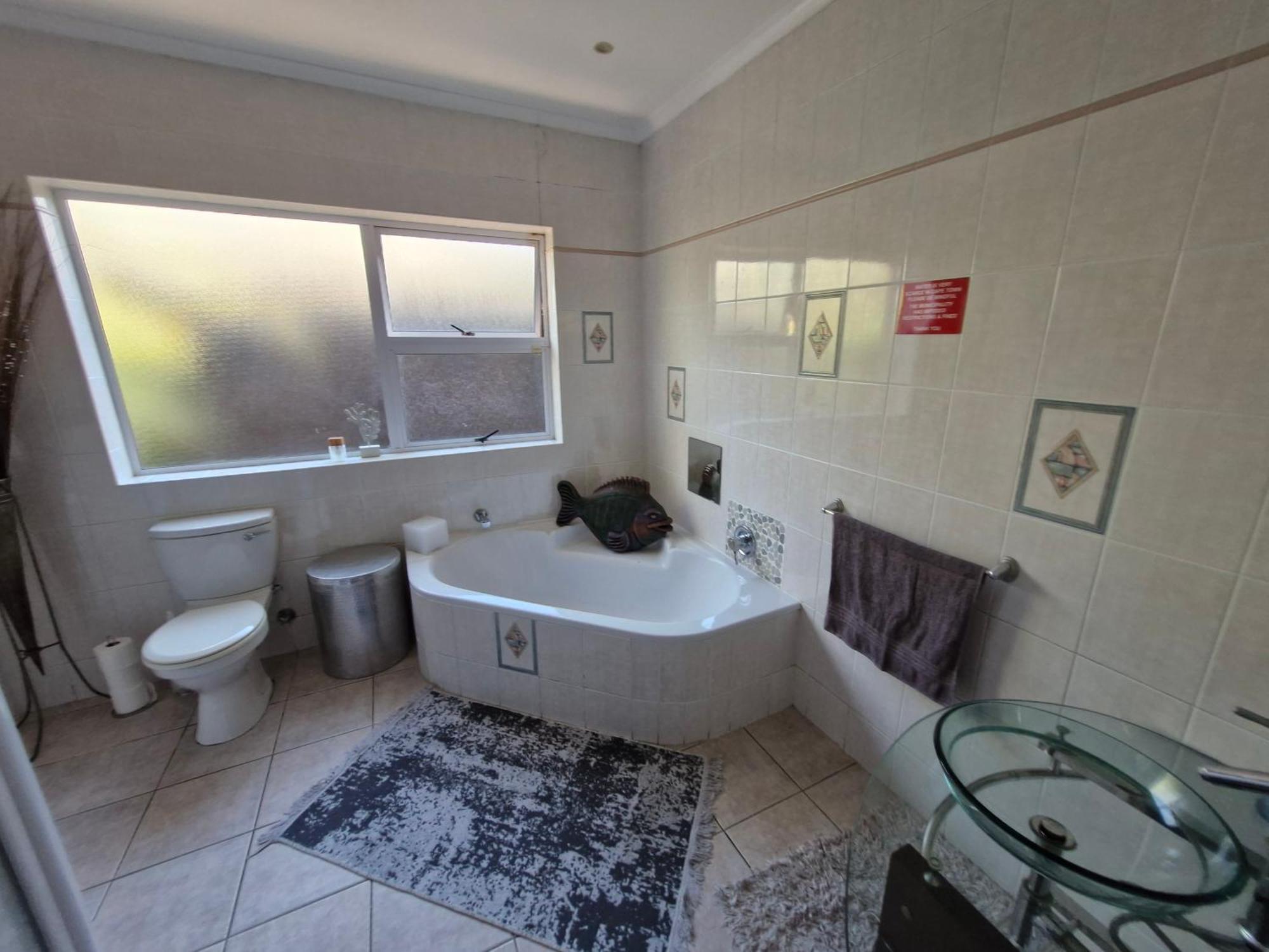 Regent Casa's - Cape Towns Blouberg Area - Where 20 People Apartment Cape Town