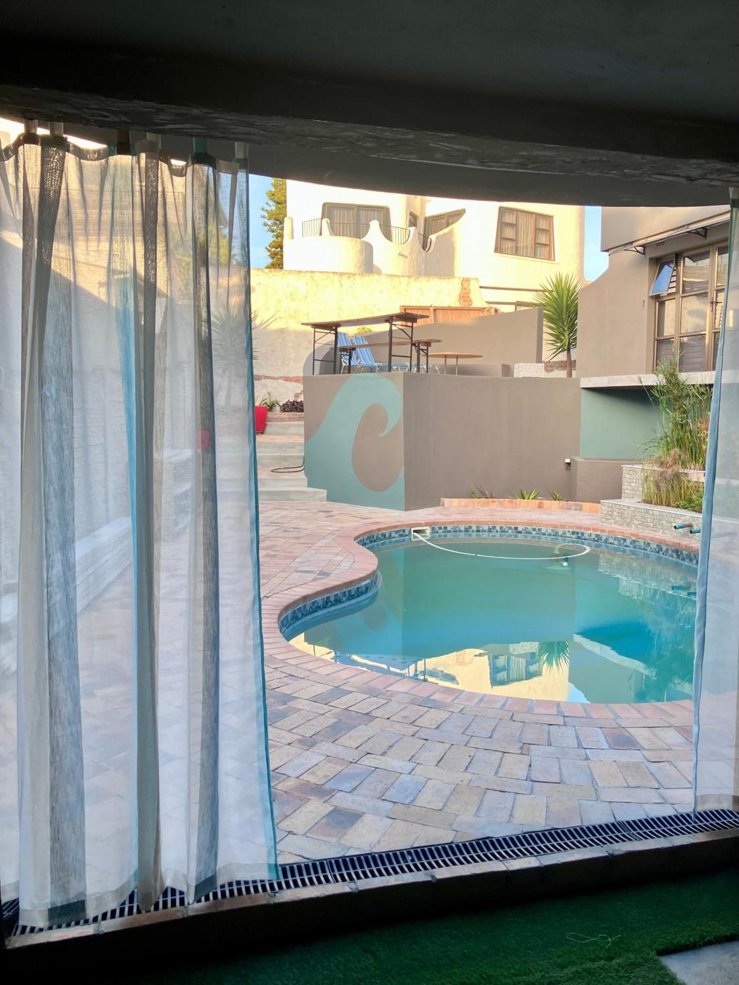 Penguins Cove Coastal Sanctuary Apartment-bloubergstrand