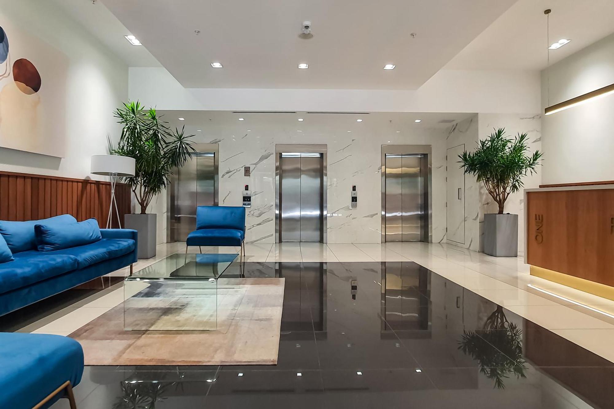 Foreshore Place Apartment