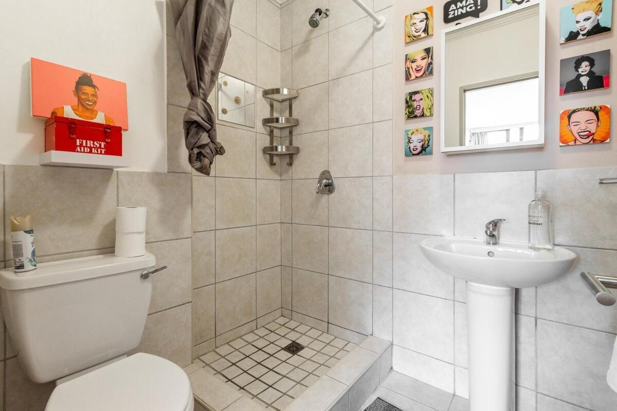 Four Seasons 8th Floor W Gym & Pool Apartment Cape Town