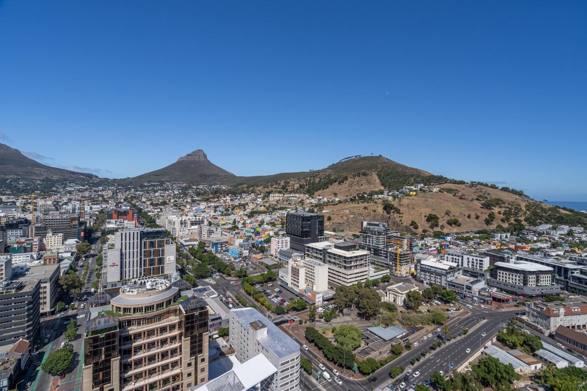 Exclusive Penthouse With Mountain & Ocean Views Apartment *
