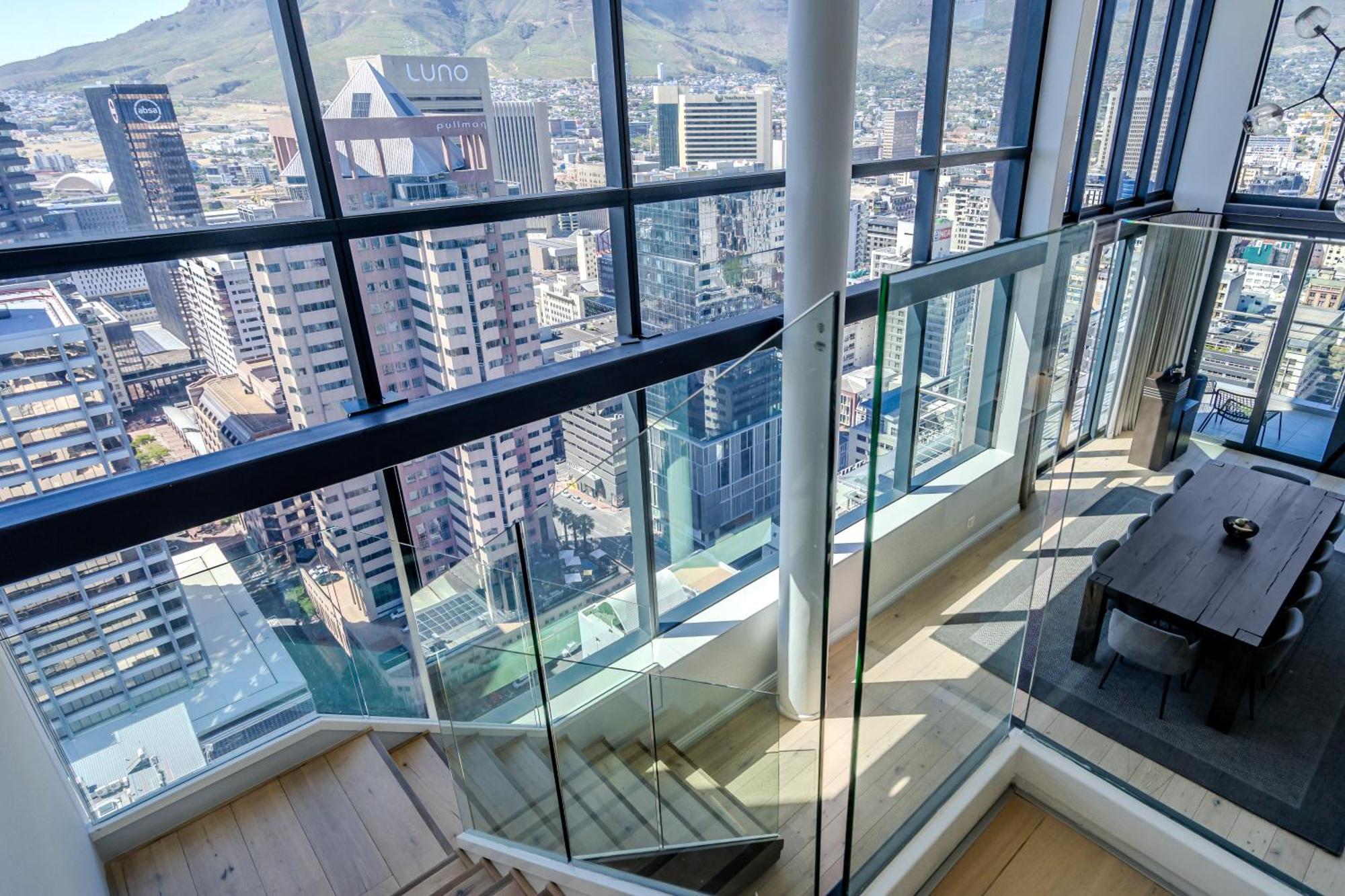 Apartment Exclusive Penthouse With Mountain & Ocean Views