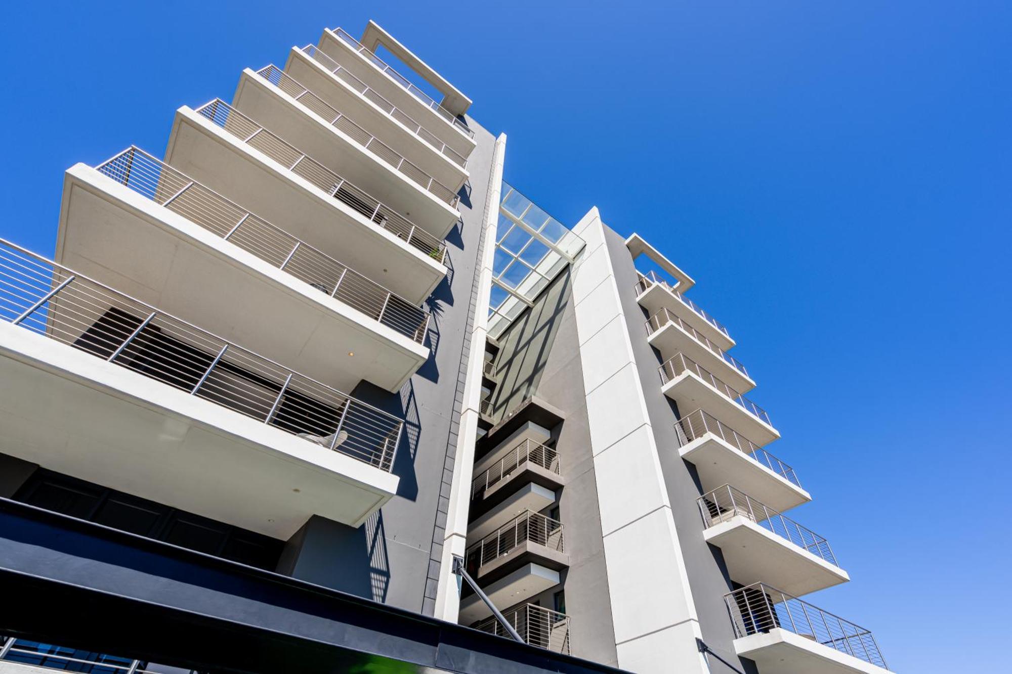 Exclusive Penthouse With Mountain & Ocean Views Cape Town