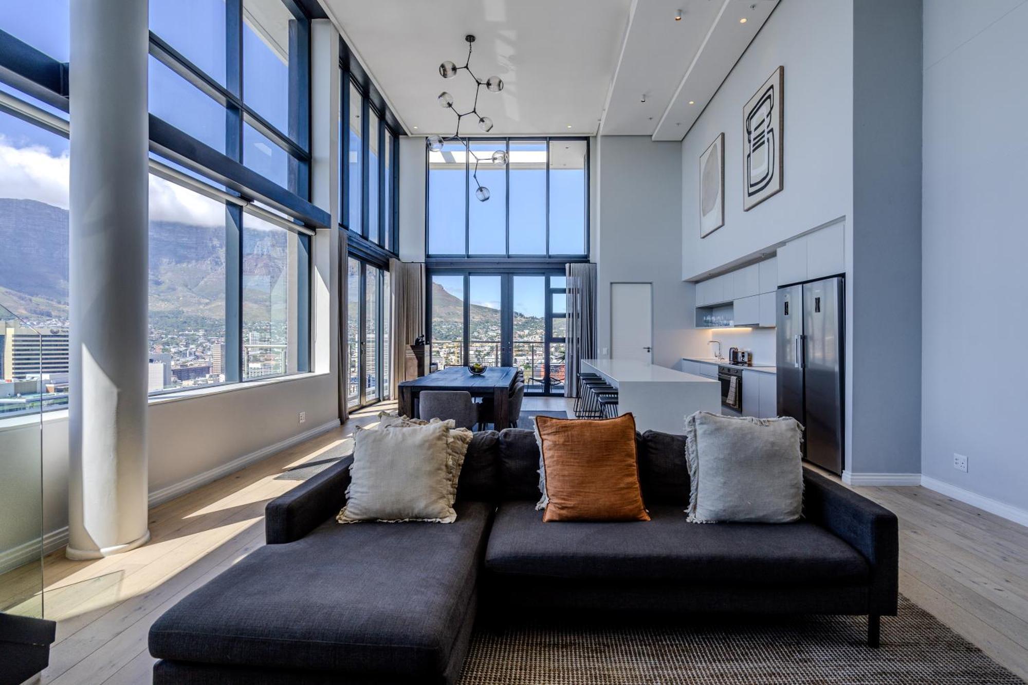 Exclusive Penthouse With Mountain & Ocean Views Apartment