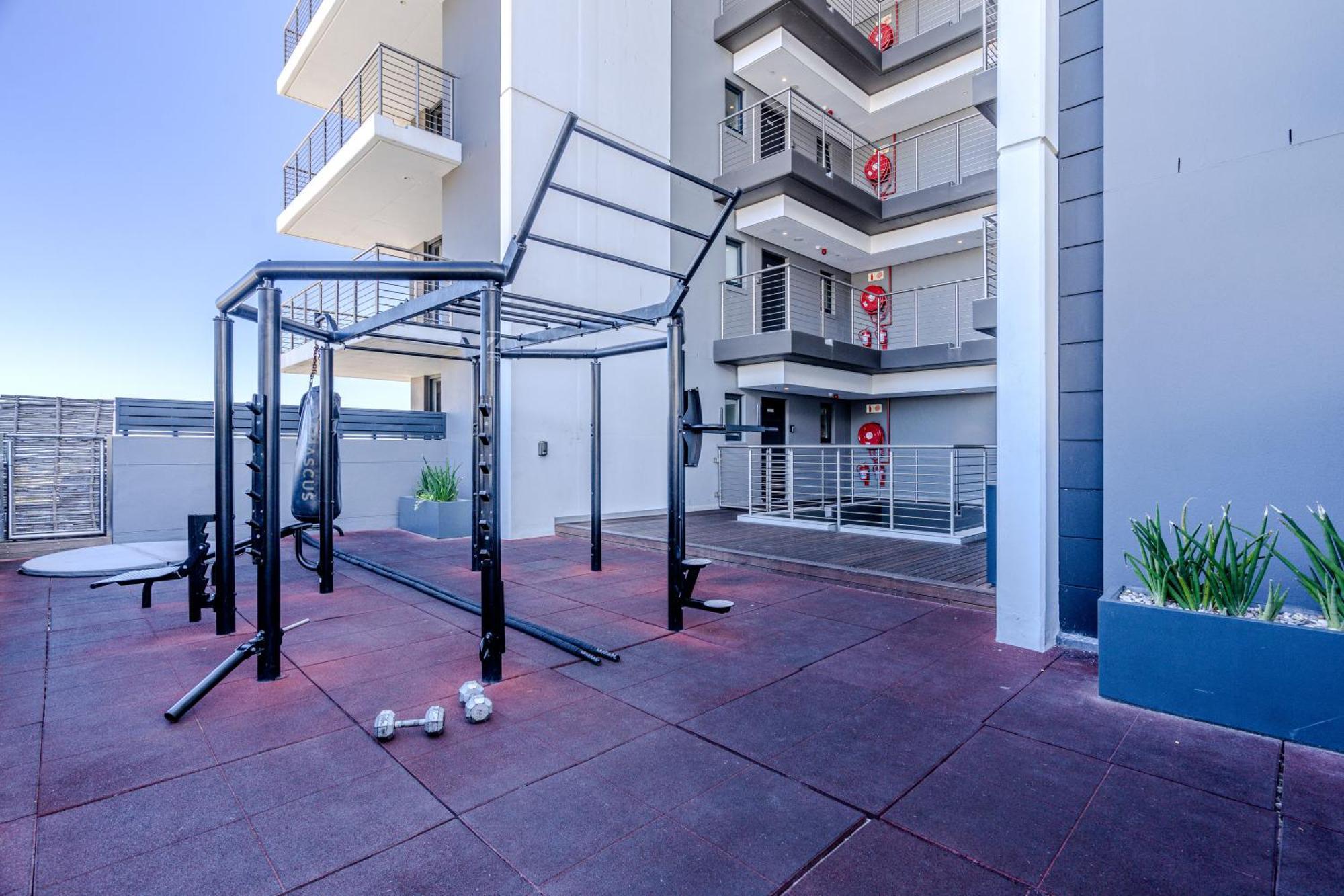 Apartment Exclusive Penthouse With Mountain & Ocean Views