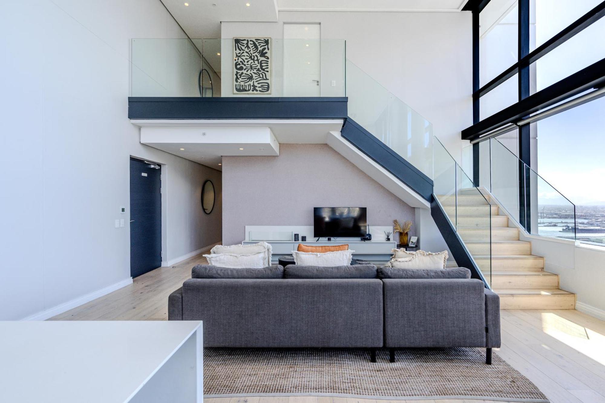 Exclusive Penthouse With Mountain & Ocean Views * Cape Town