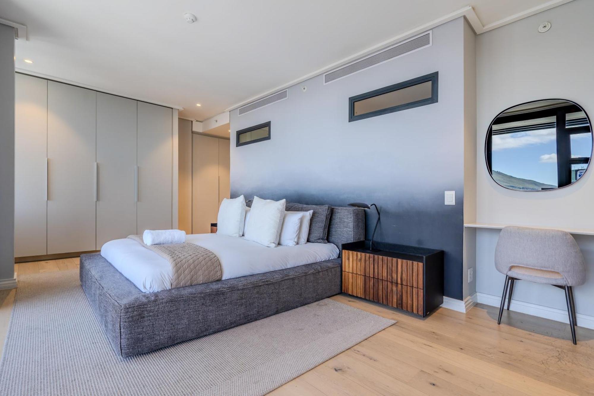 Exclusive Penthouse With Mountain & Ocean Views * Cape Town