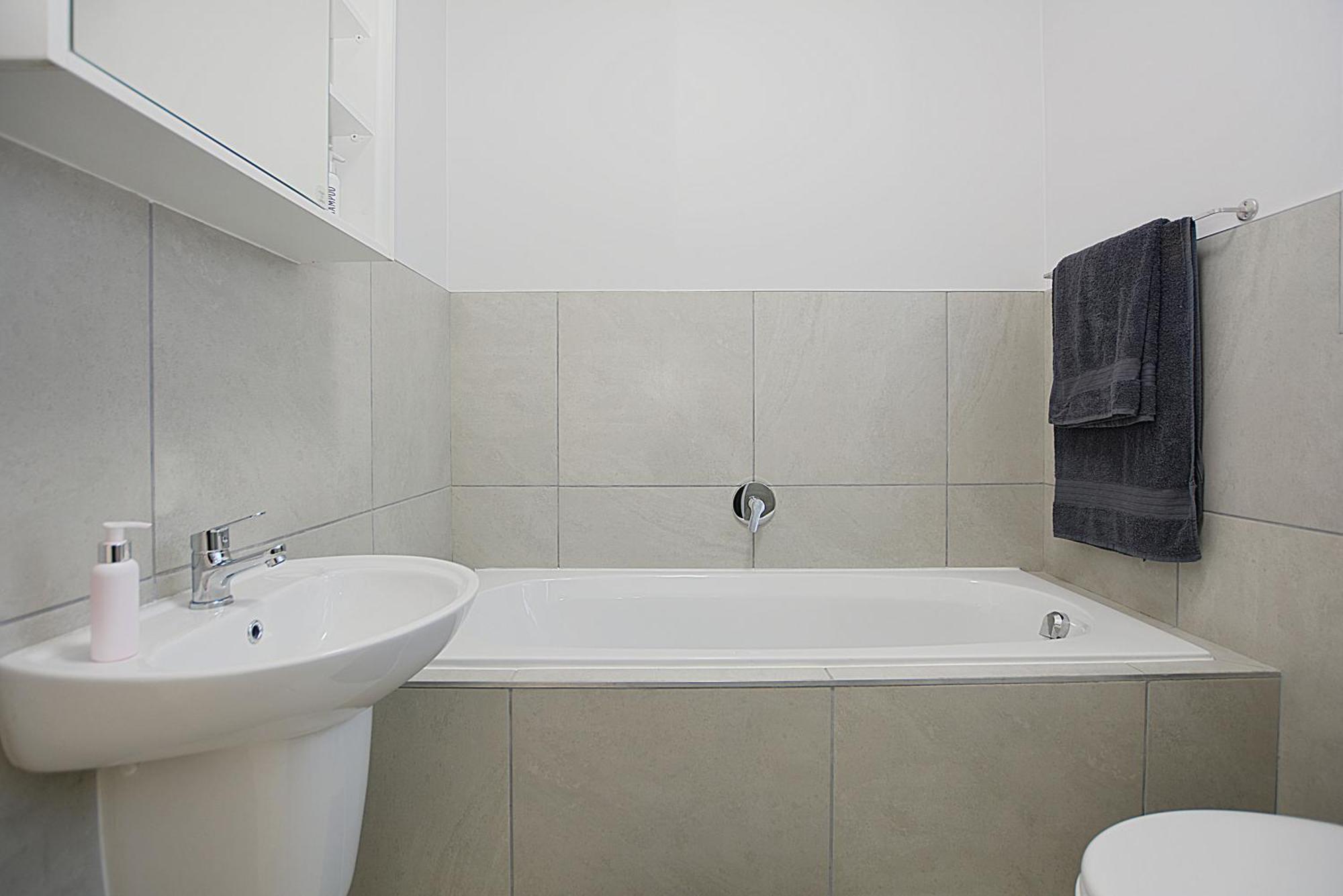 2-bedroom # 7 Leetch Views * Cape Town