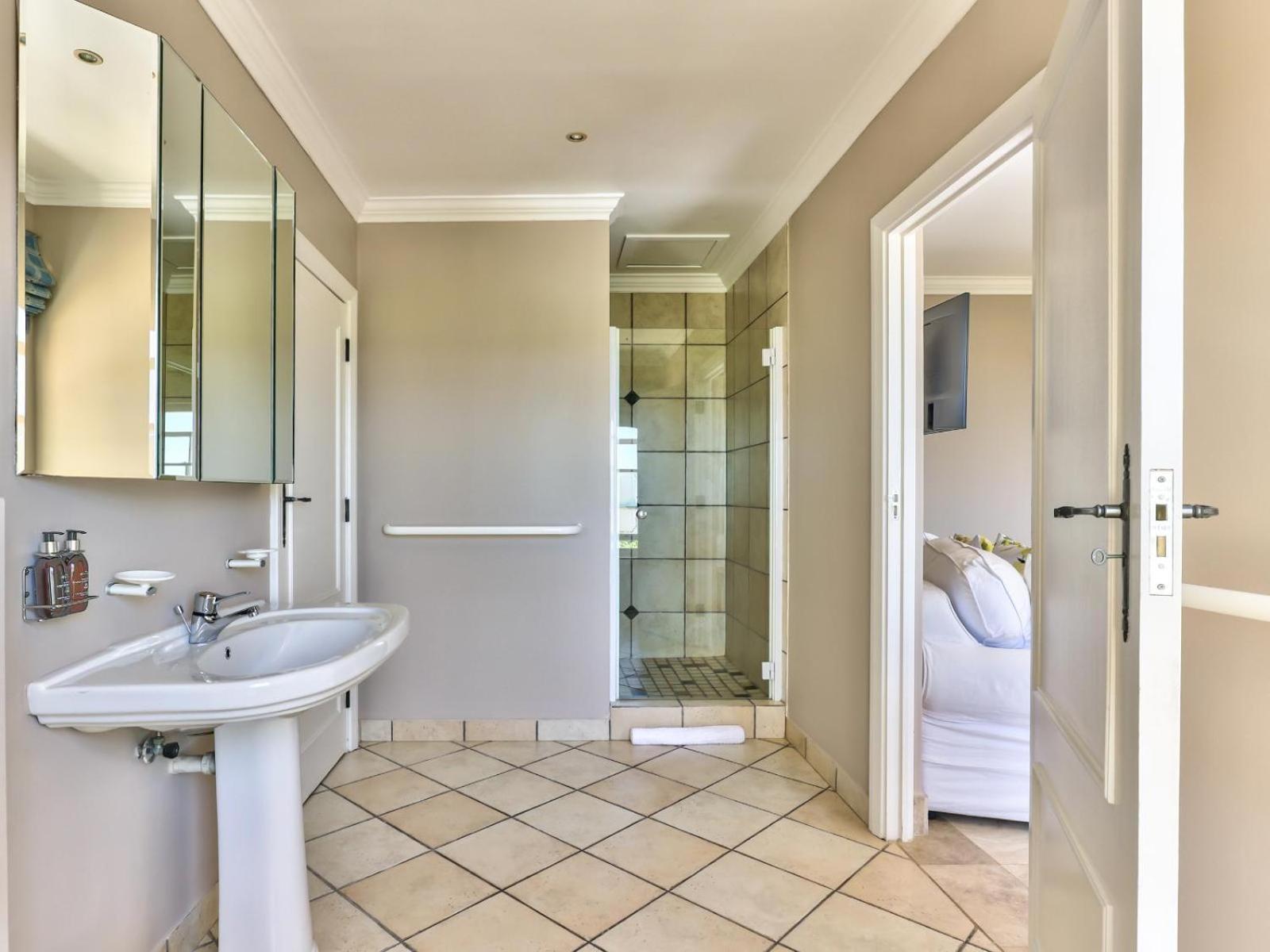 Devonport House - Constantia Guest house