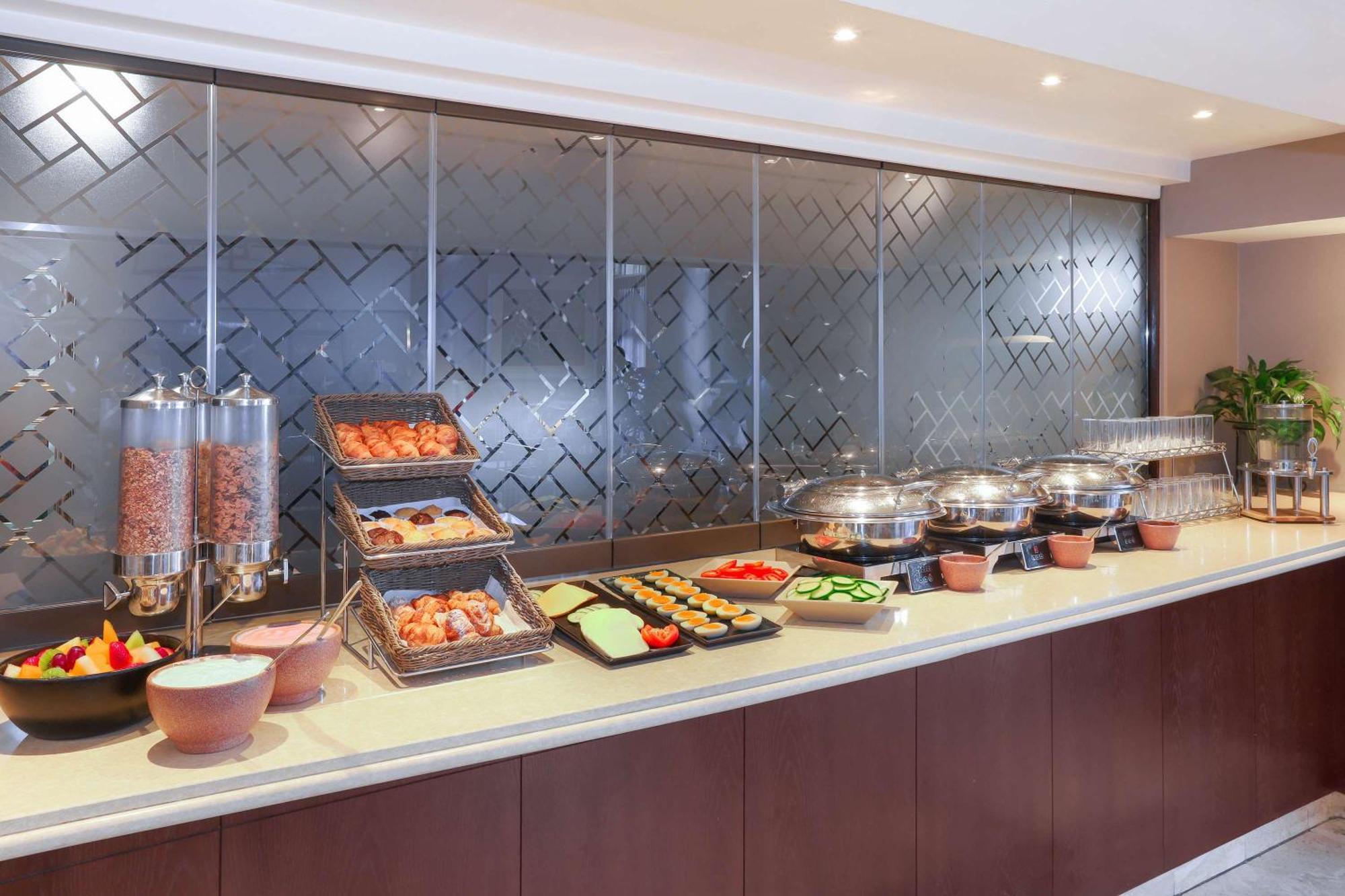 Hotel Stayeasy Century 3*