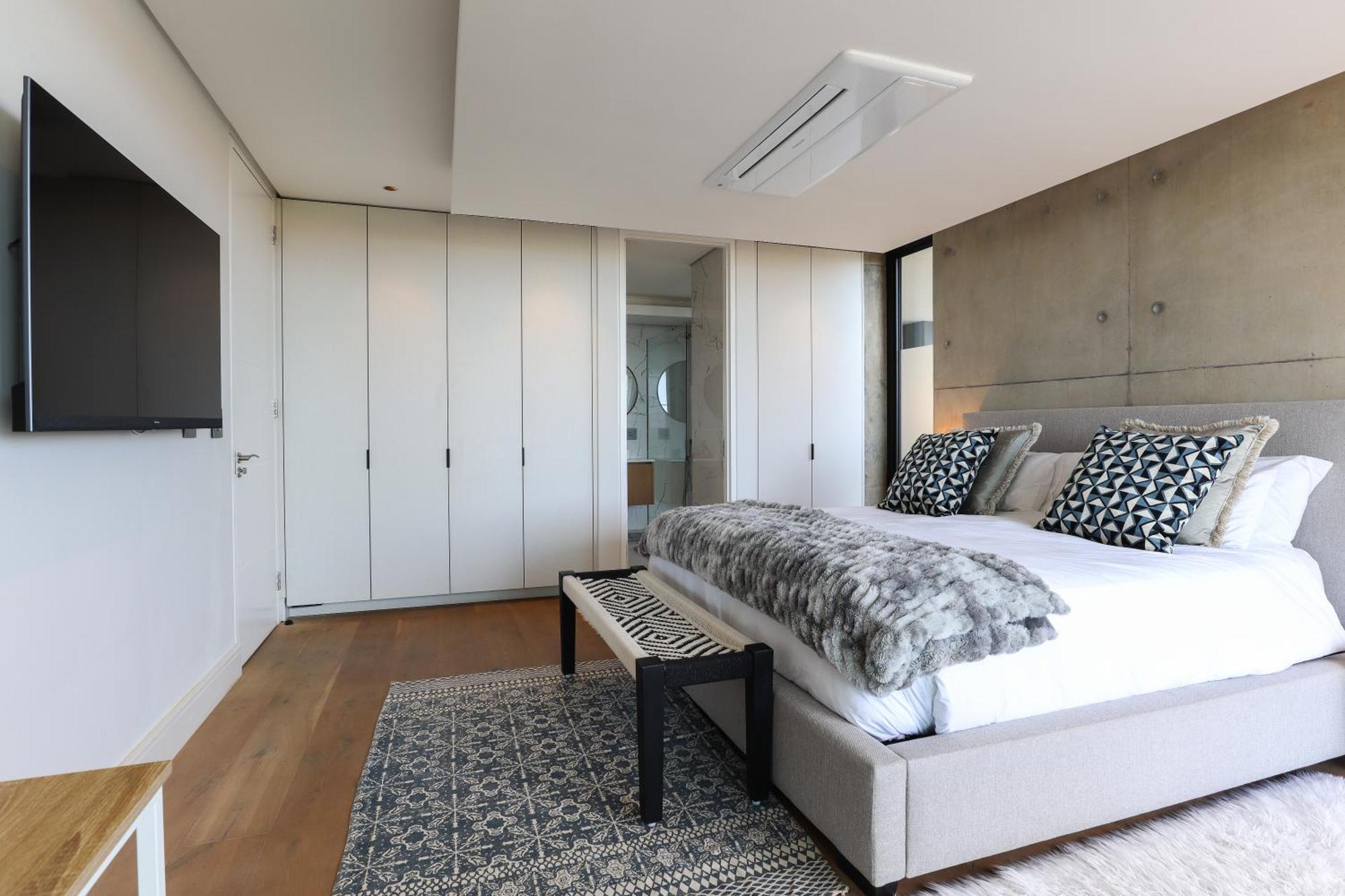 Paradise In Camps Bay, Luxury With Pool And Views Villa