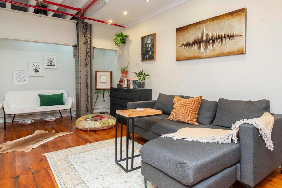 Stylish Retreat In Wolroy House Apartment Cape Town