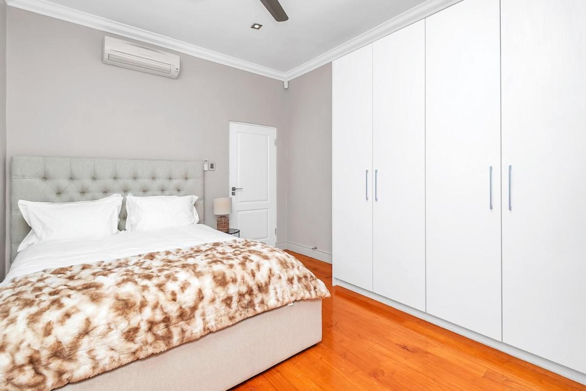 Villa Sea Point Luxury Escape With Private Pool