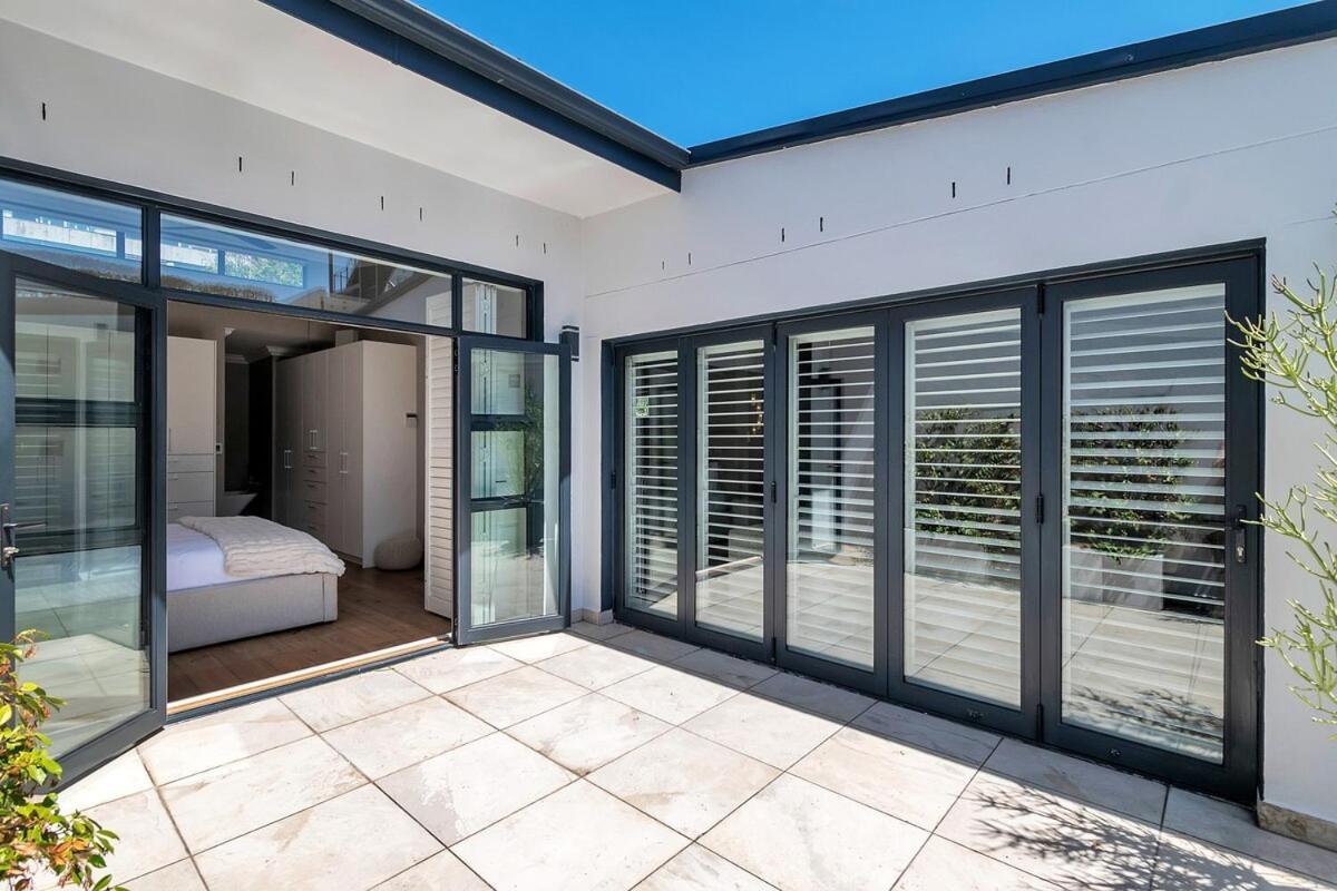 Sea Point Luxury Escape With Private Pool *