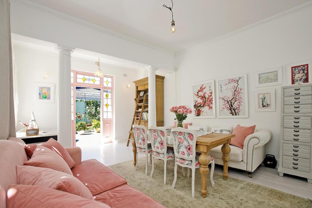 Wonderland On Chelsea Village Doorstep Villa Cape Town