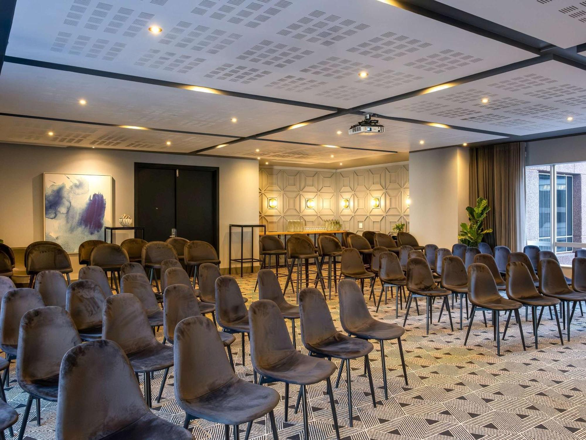 Pullman Centre Hotel