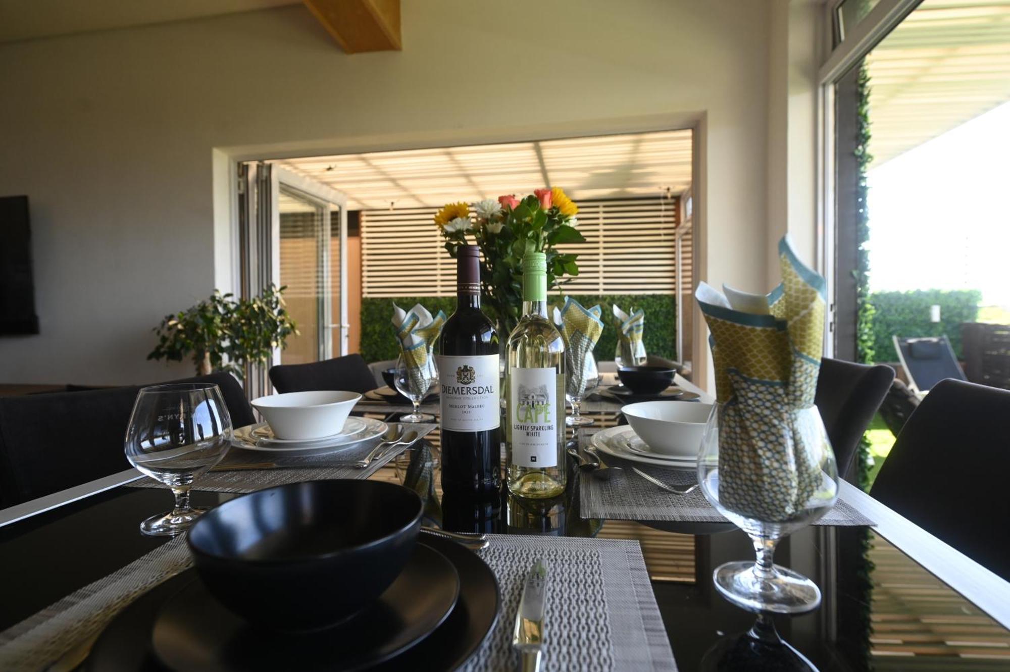 Exclusive 3-bedroom Luxury Cbd Pousada