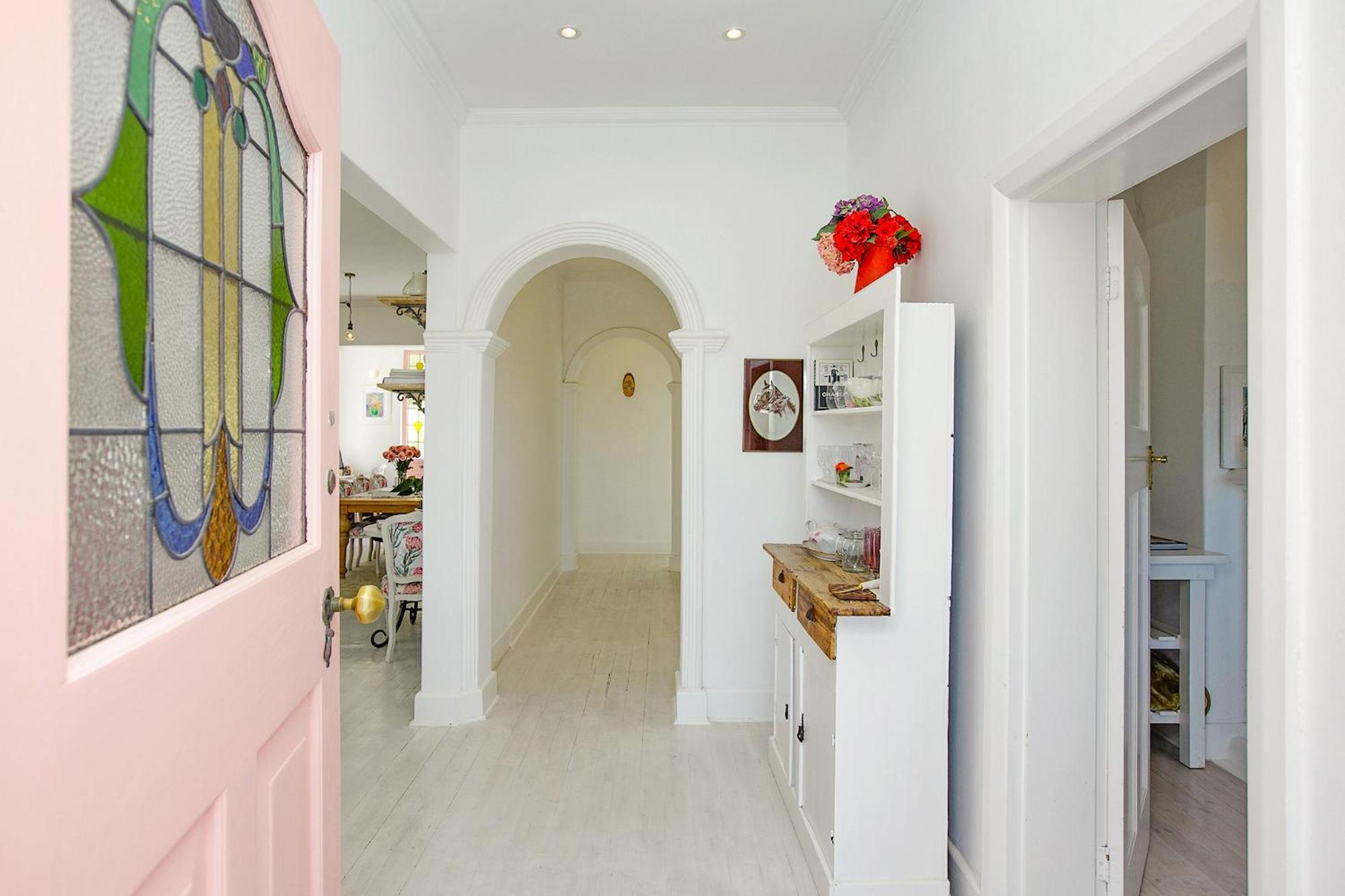 Wonderland On Chelsea Village Doorstep