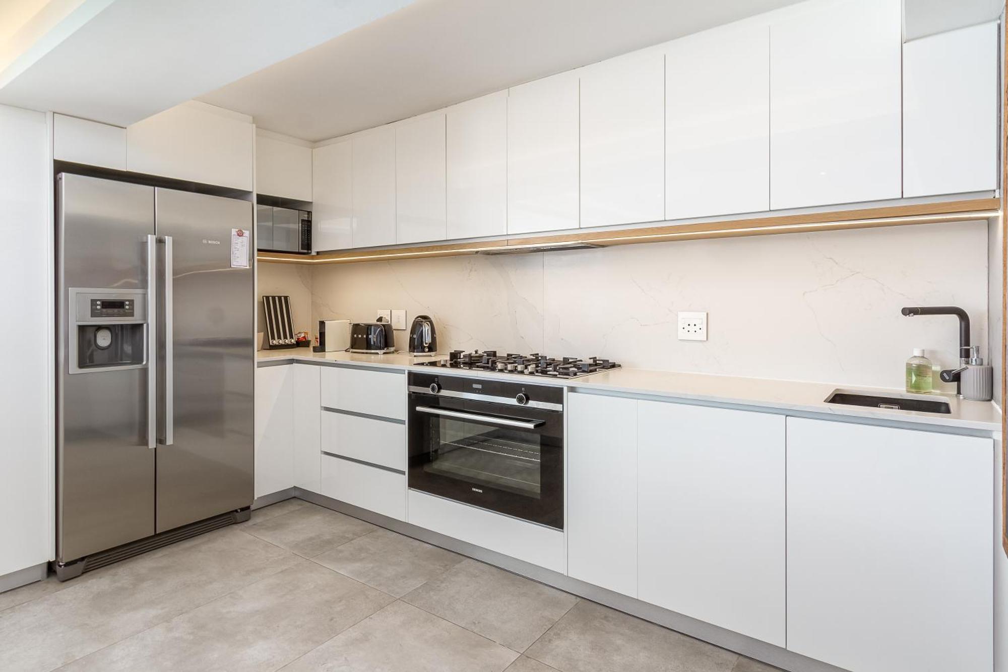Apartment Horizon Sunset Camps Bay In - 2 Bedroom 3 Bathroom No Powercuts *