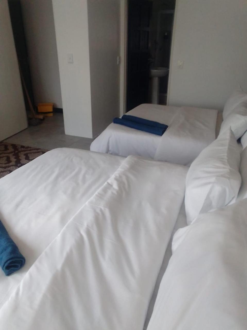 Guest house West Queens And Kings