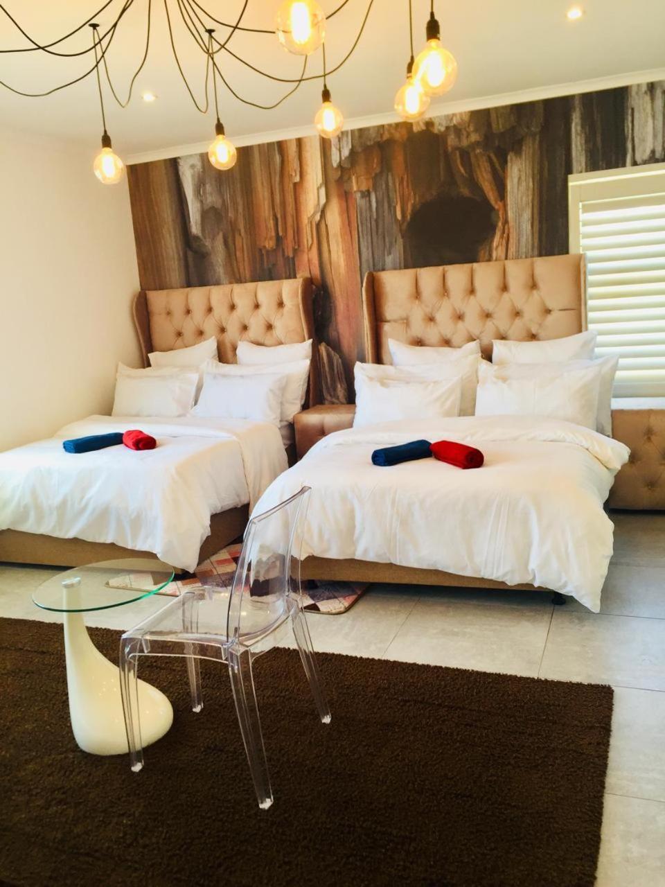 Guest house West Queens And Kings