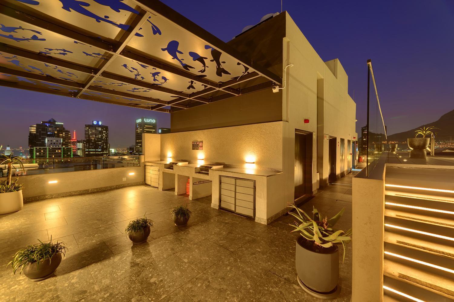 Apartment In The Heart Of Action - Discover, Explore, Relax *