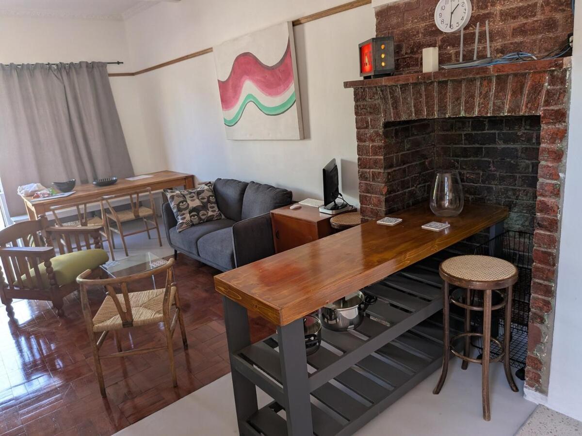 Tranquil Garden Centre Of Town Apartment *