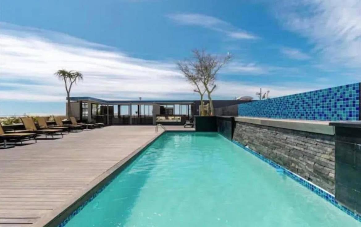 Cape Royale Point * Cape Town