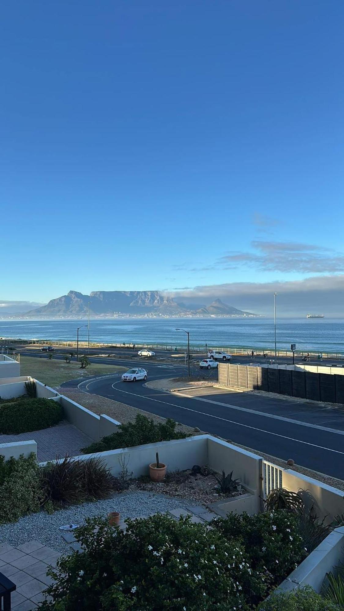 The Bay View Bloubergstrand *