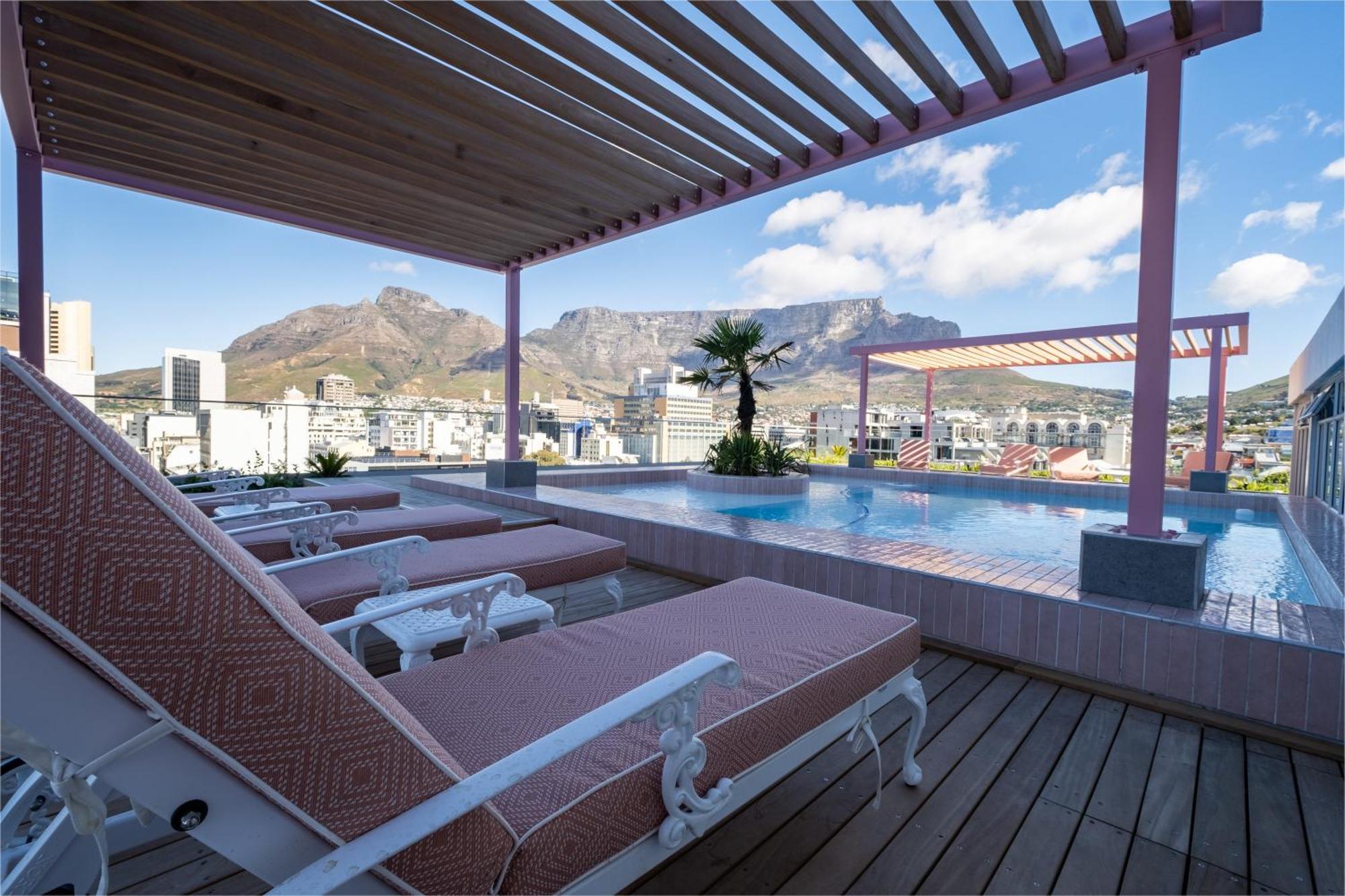 302therose:2bed In The Heart Of The Cape Town