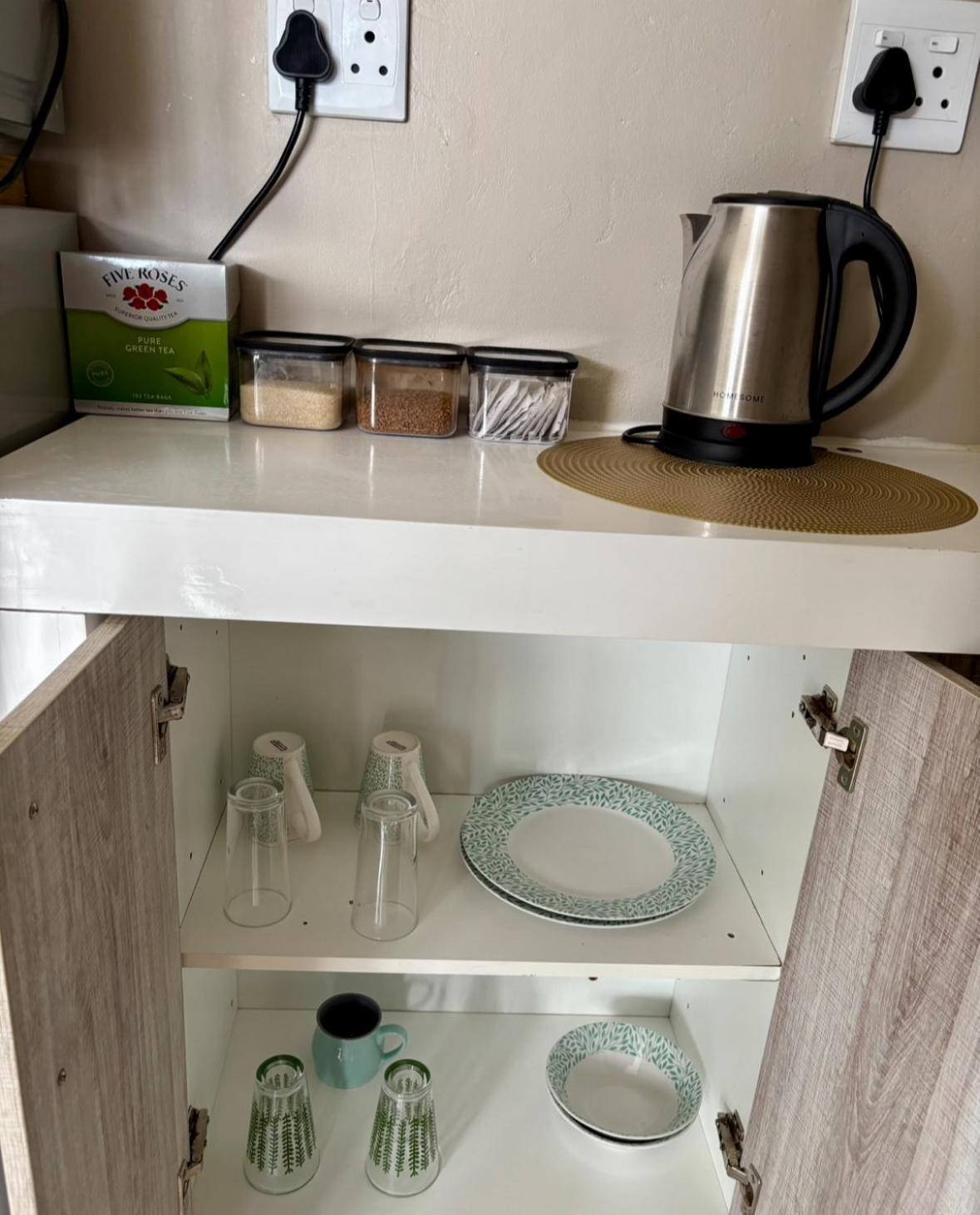 Apartment Bachelor Flat B *