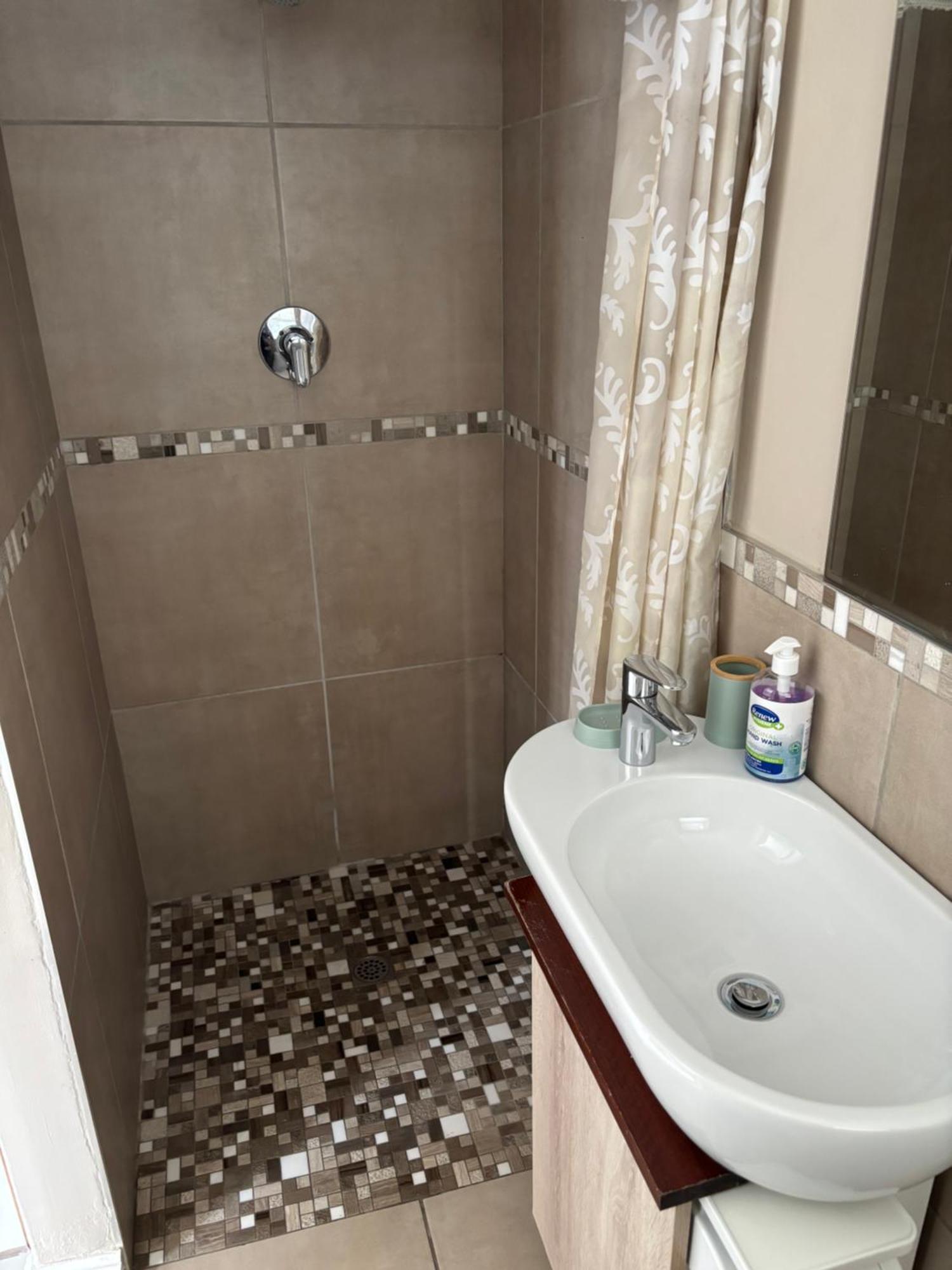 Bachelor Flat B Apartment Cape Town