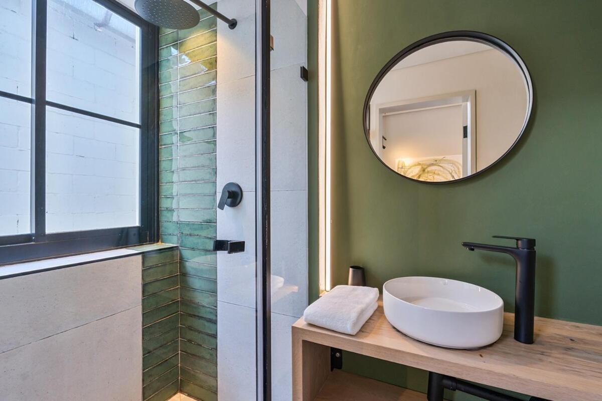 Luxury Petite Apartment *