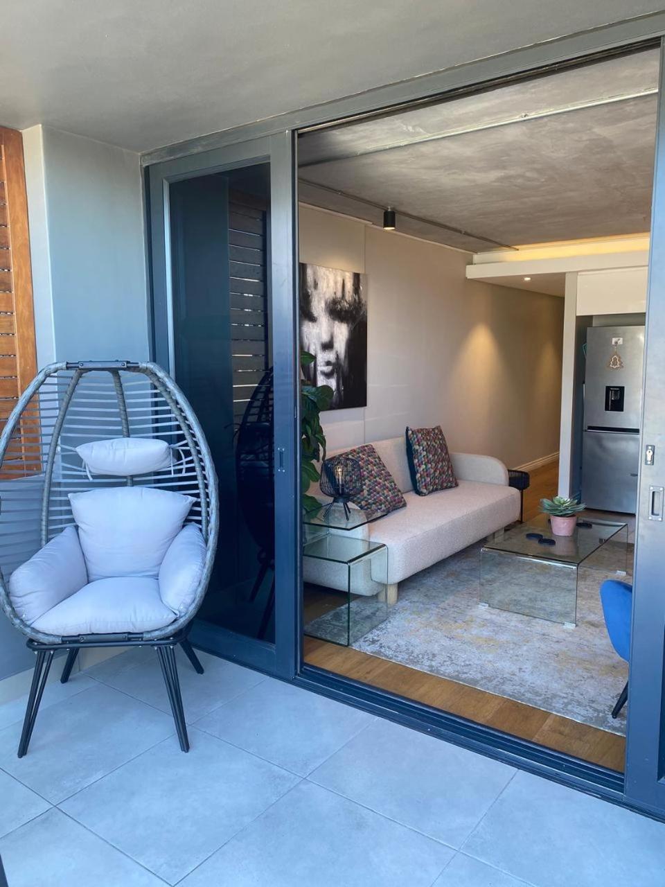 Modern In The Docklands, De Waterkant, Stunning Views, Gorgeous Pool Deck Apartment Cape Town