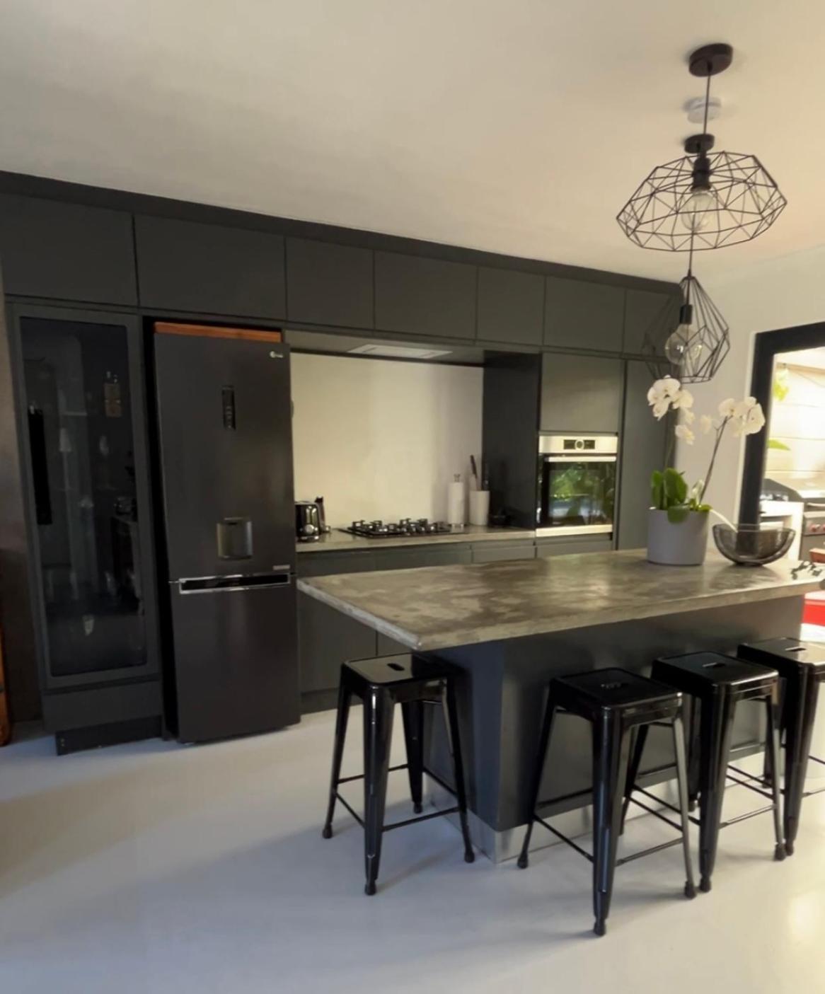Holiday home Hot Tub Getaway Just Minutes From Blouberg Beach *
