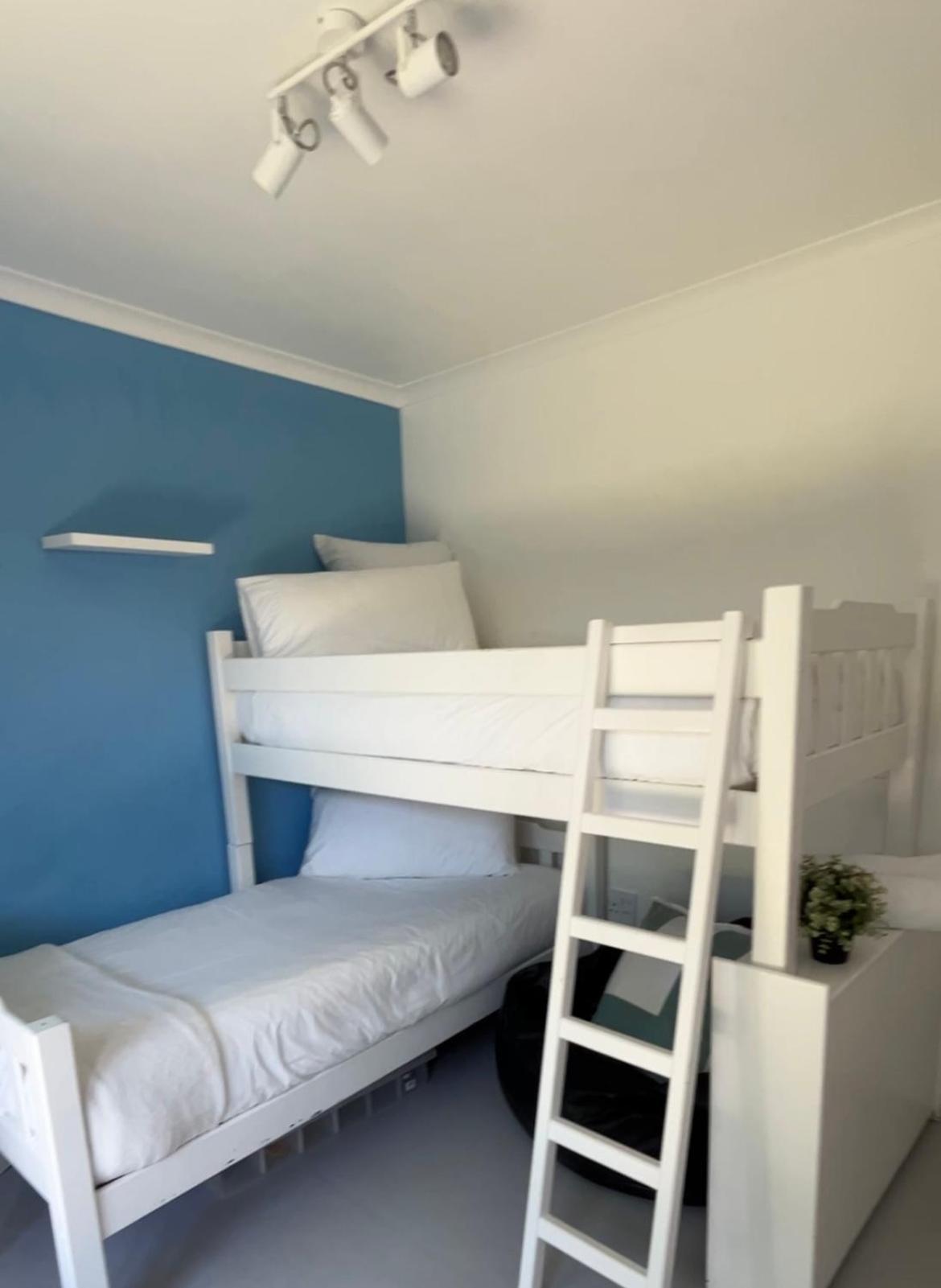 Hot Tub Getaway Just Minutes From Blouberg Beach * Cape Town