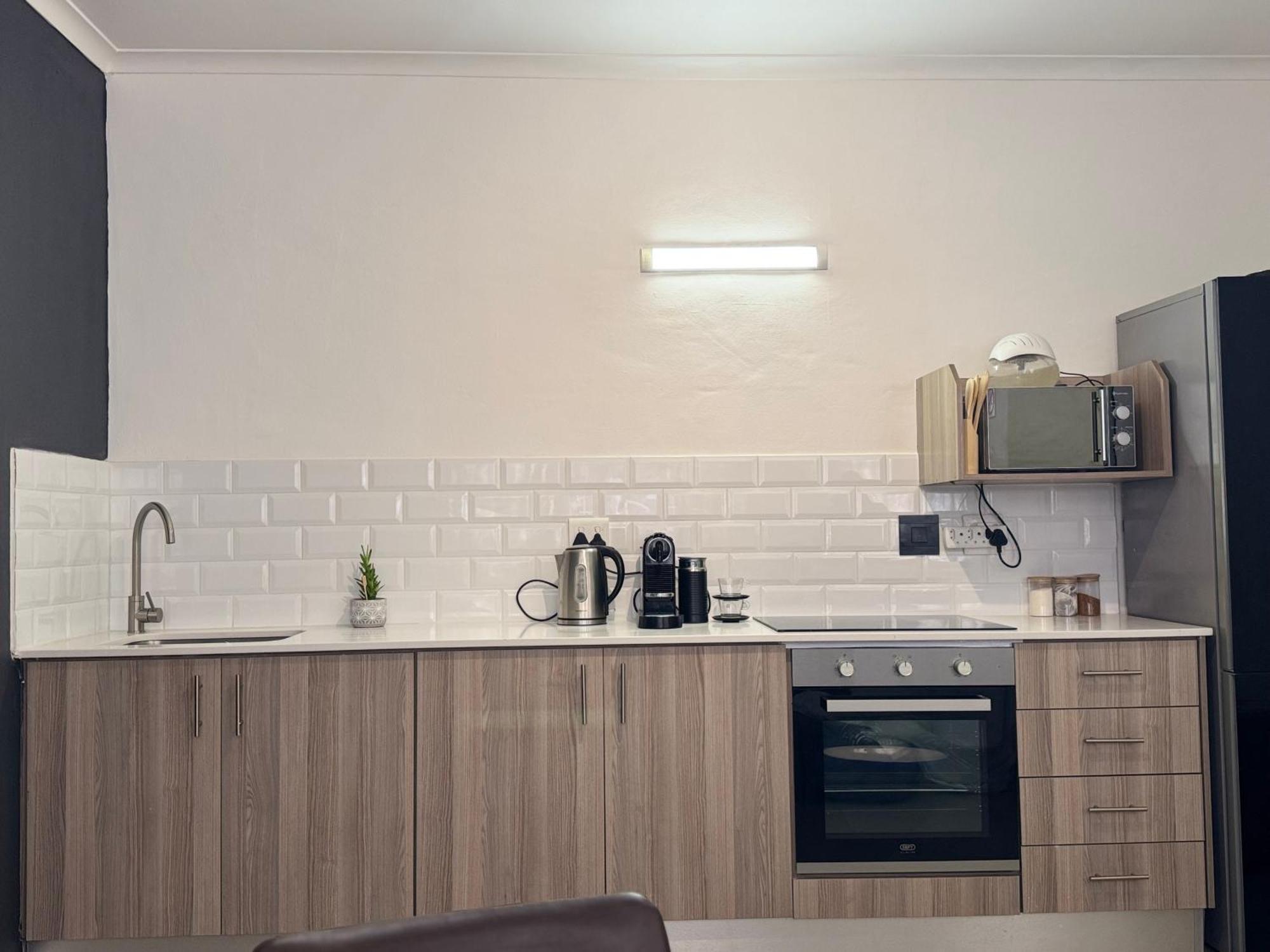 1 Bedroom Flat 100m Away From The With Wifi *