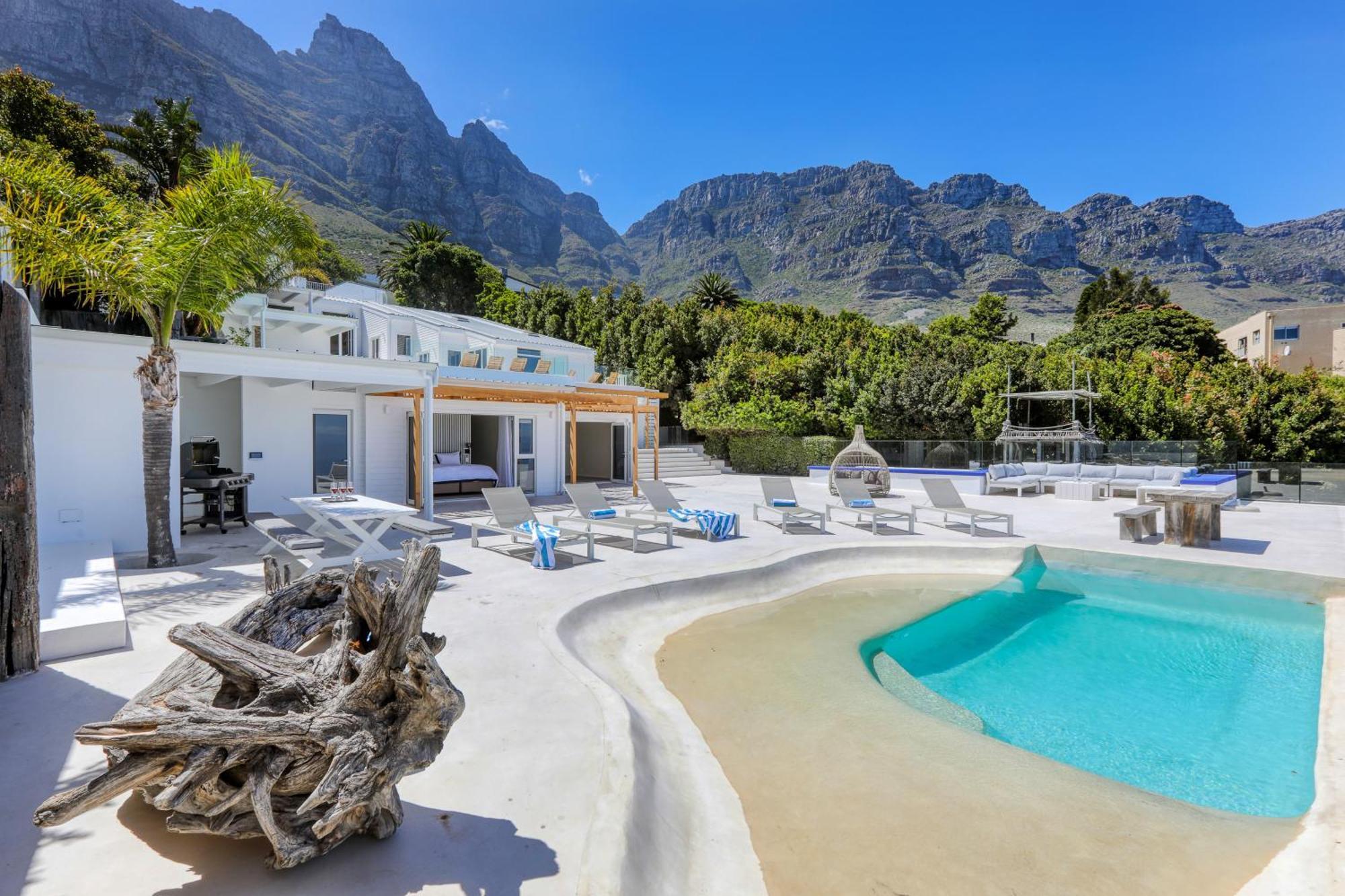 Two Views - 8 Bedrooms, Camps Bay, Ocean Views, Pools * Cape Town