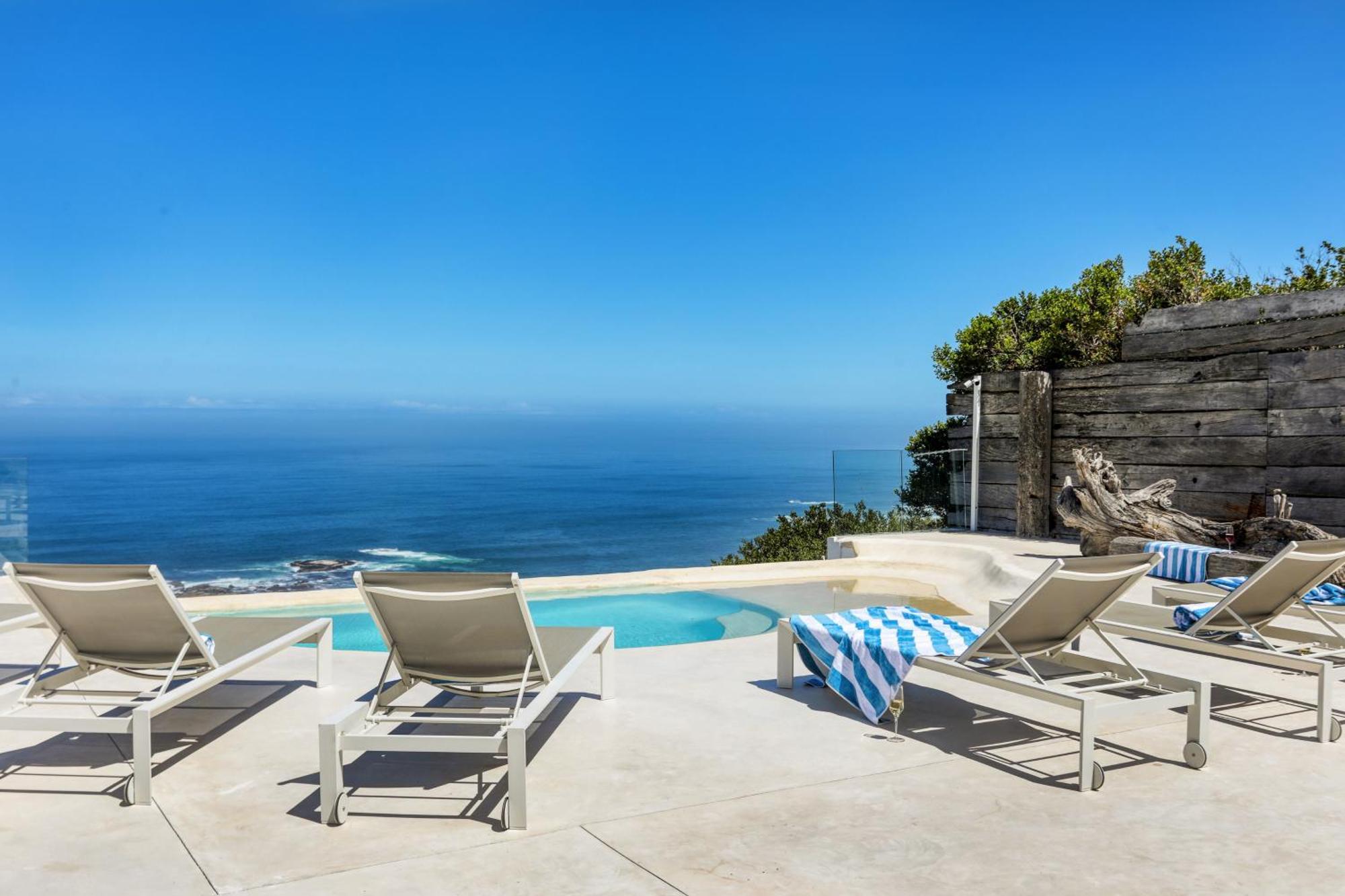 Two Views - 8 Bedrooms, Camps Bay, Ocean Views, Pools * Cape Town