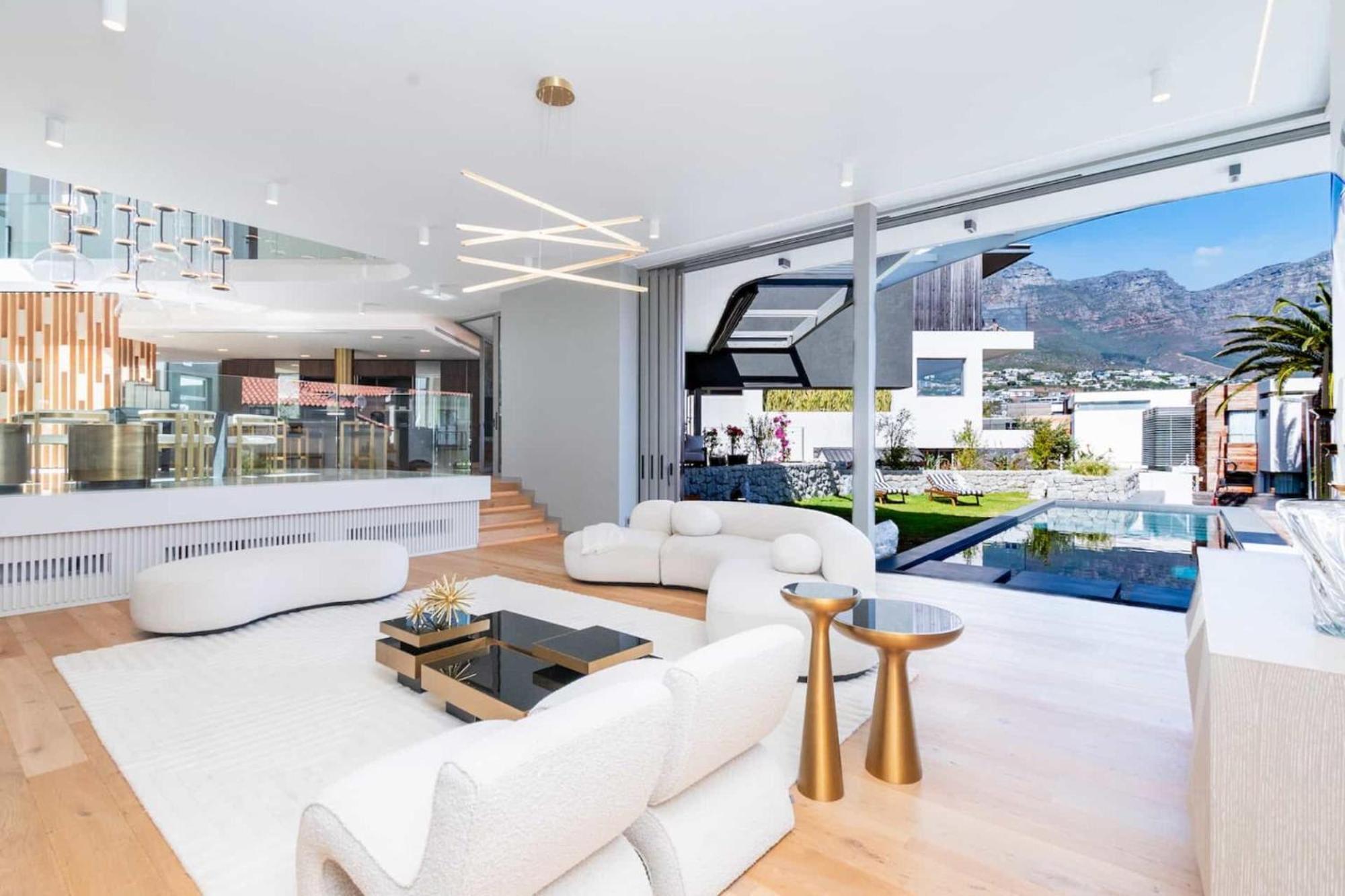 Grand Camps Bay 5bed W Views Pool Gym Serena Cidade Do Cabo
