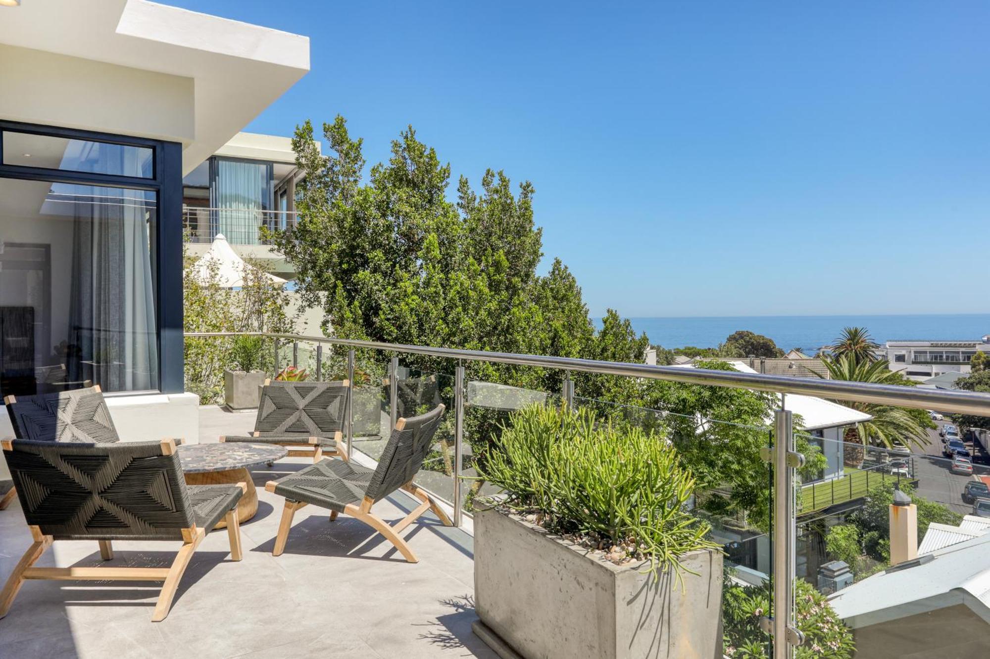 Vista Del Mare Camps Bay - 3 Min Walk To Beach, Pool, View Cidade Do Cabo