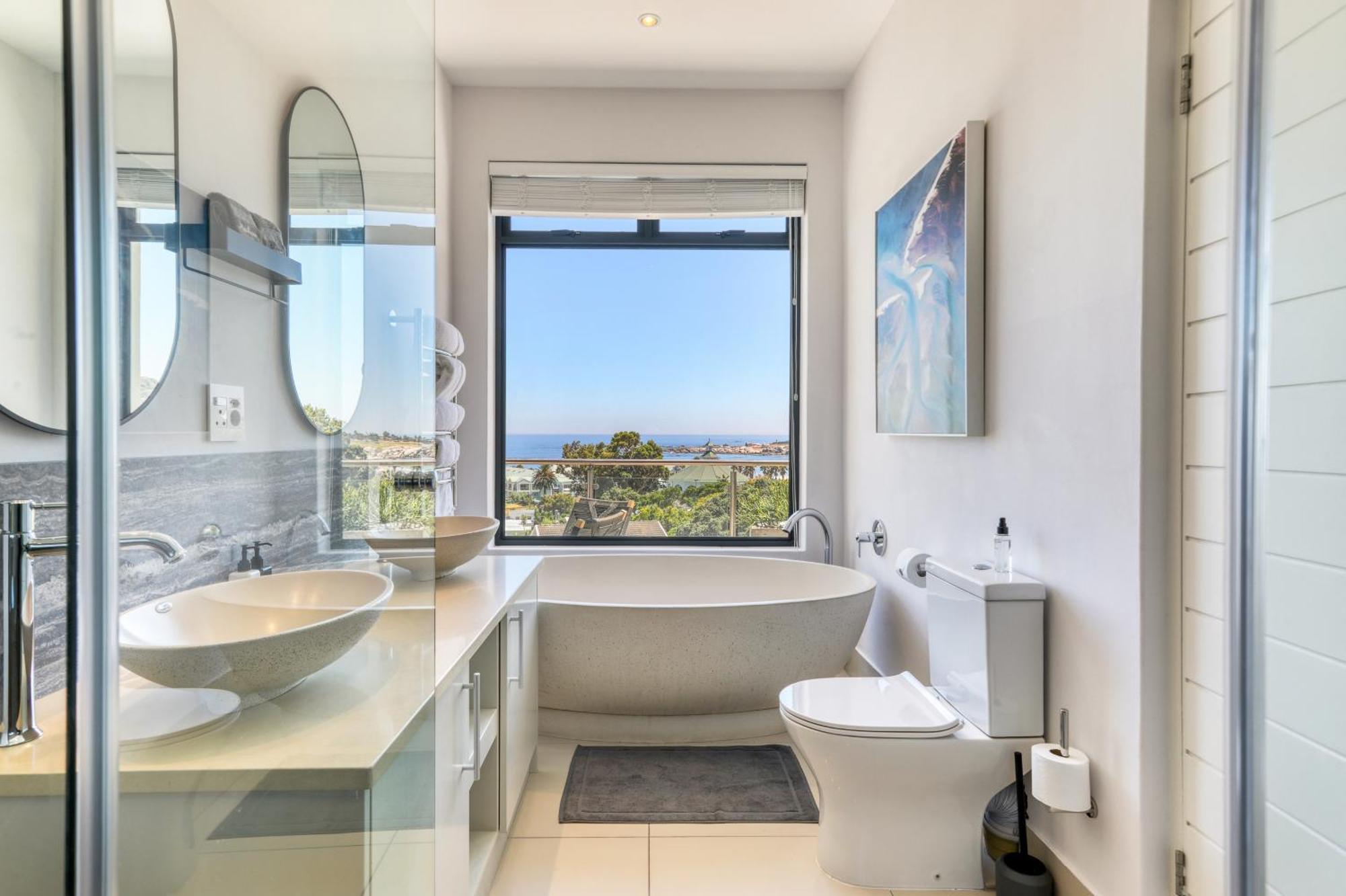 Vista Del Mare Camps Bay - 3 Min Walk To Beach, Pool, View Pousada