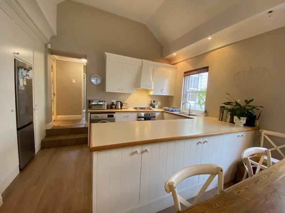 Upper Claremont Apartment