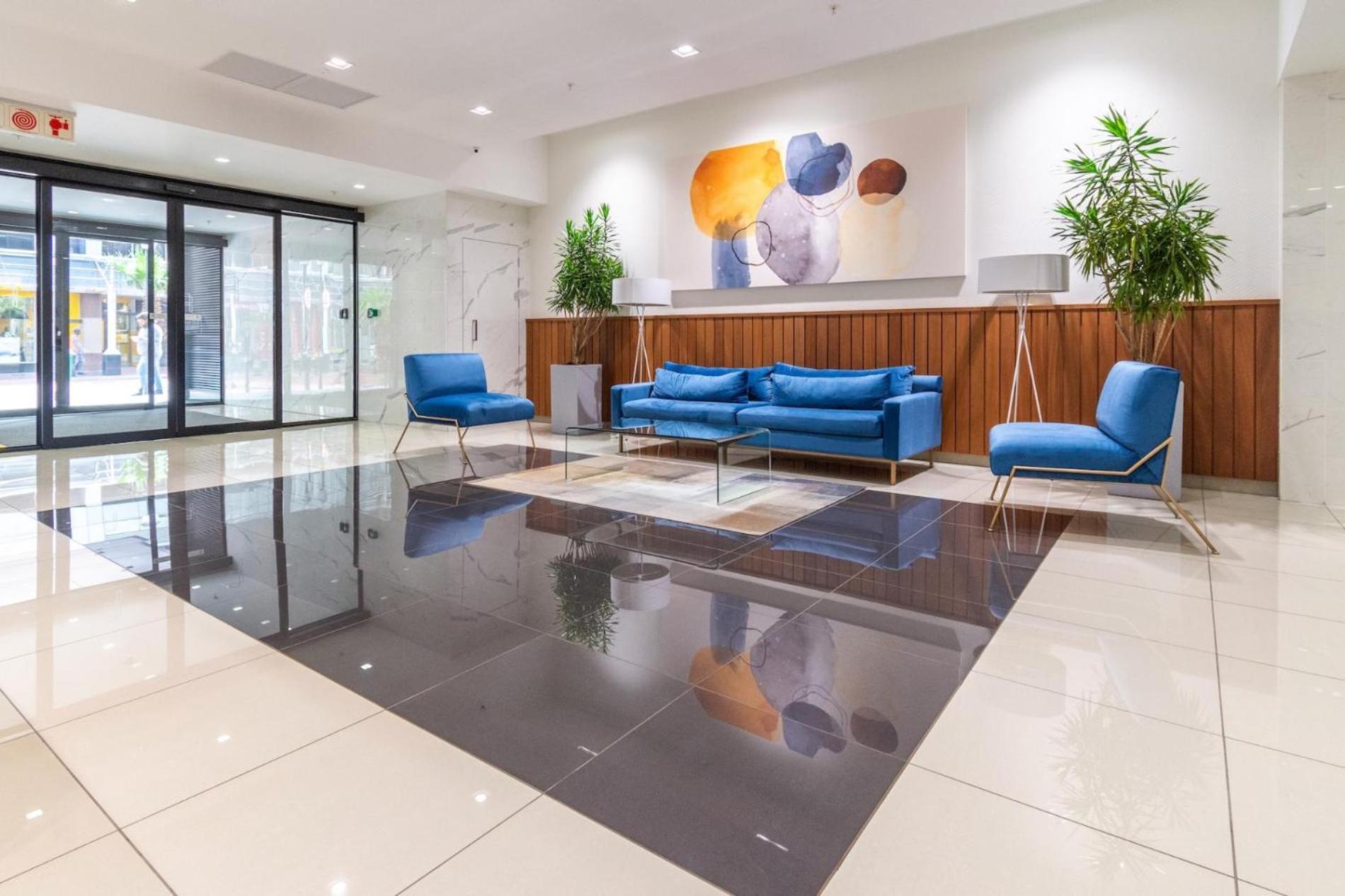 Stylish Escape At Foreshore Place Apartment