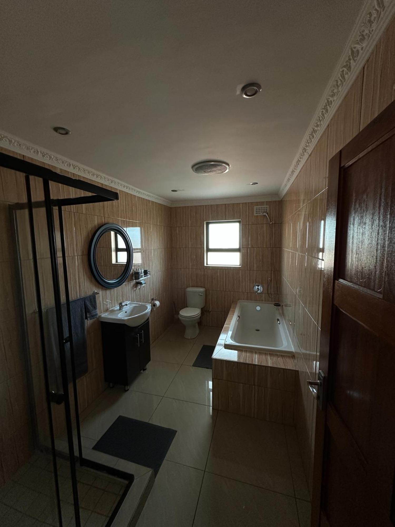 Luxurious 4 Bedroom Family Apartment