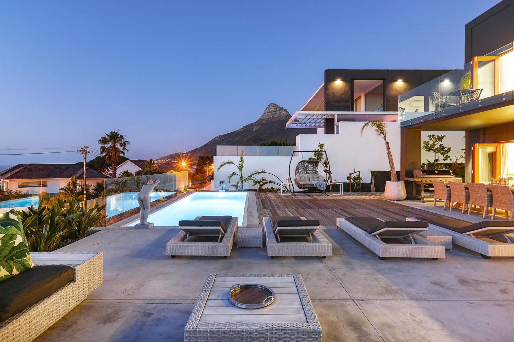 Jo Leo - Camps Bay Lux With Views & Pool Villa *