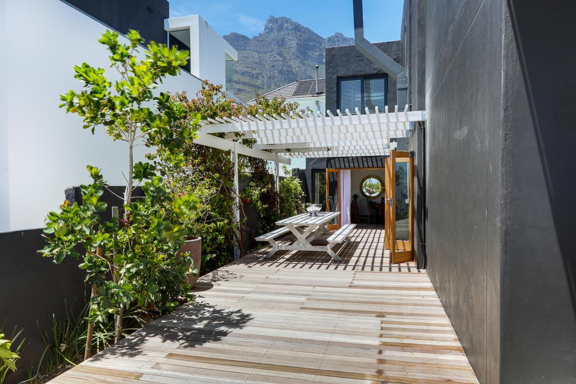 Jo Leo - Camps Bay Lux With Views & Pool Villa *