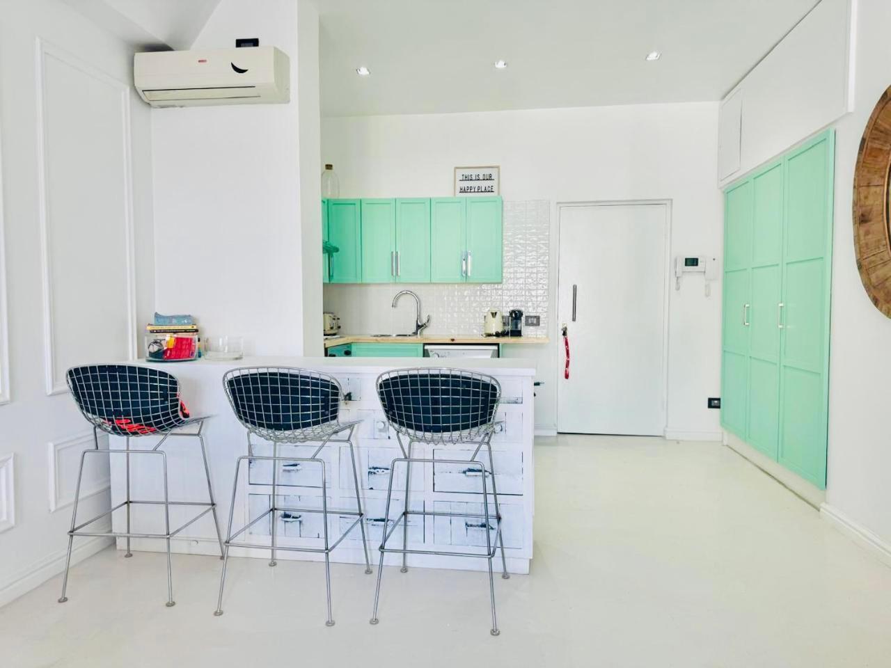 Living On Bree Apartment