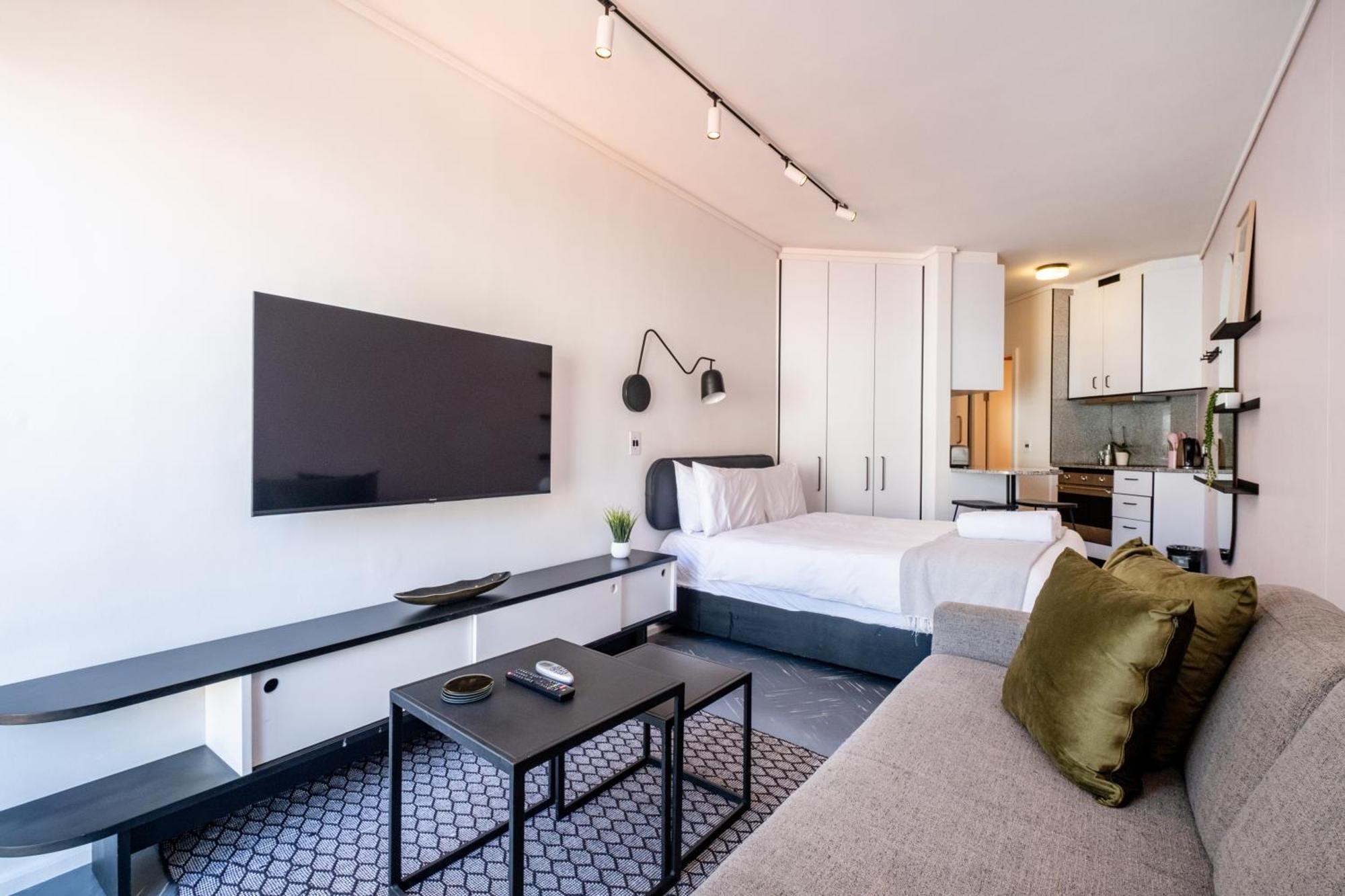 Apartment Flamingo 804 - Stylish Floor Sea Point With Daily Housekeeping