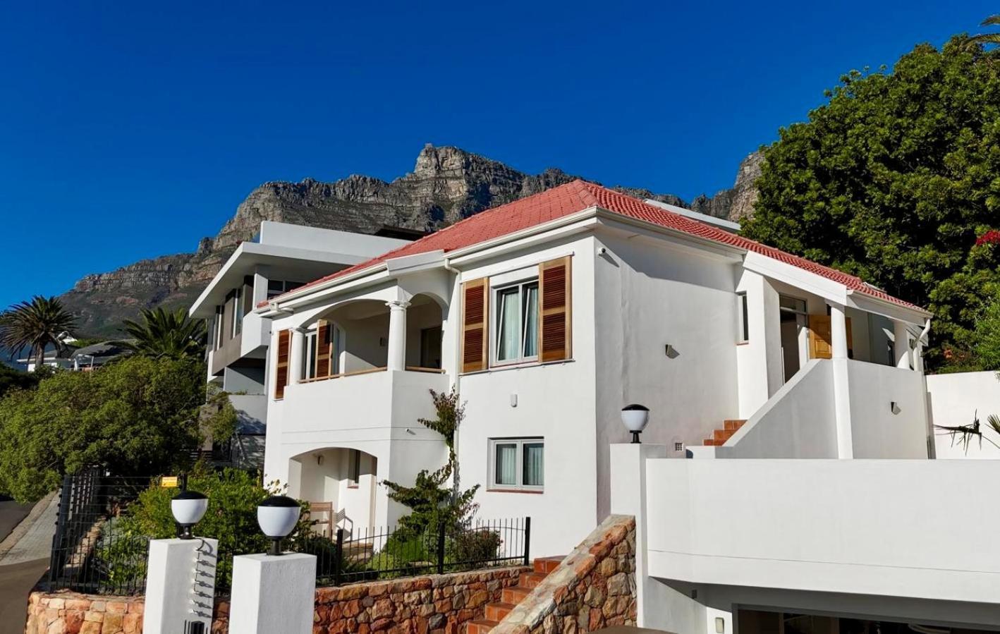 Villa Sweet Bakoven Cape Town